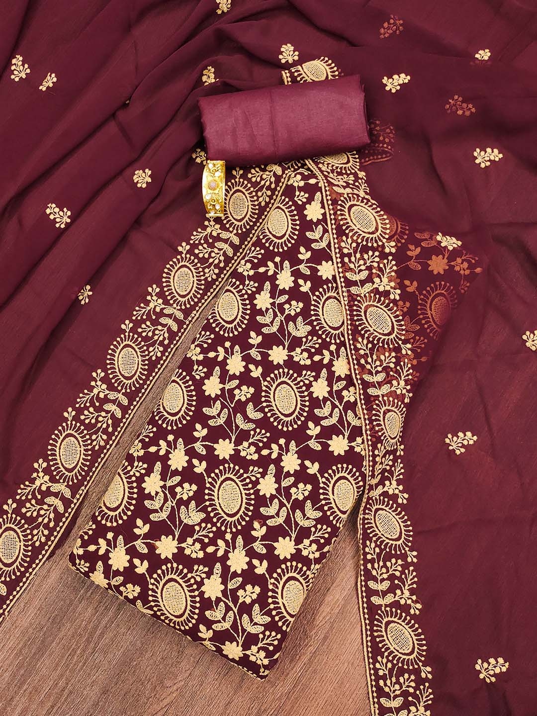 

SHADOW & SAINING Floral Embroidered Unstitched Dress Material, Maroon