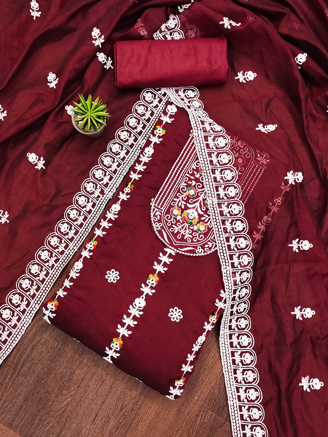 

SHADOW & SAINING Embroidered Unstitched Dress Material, Maroon