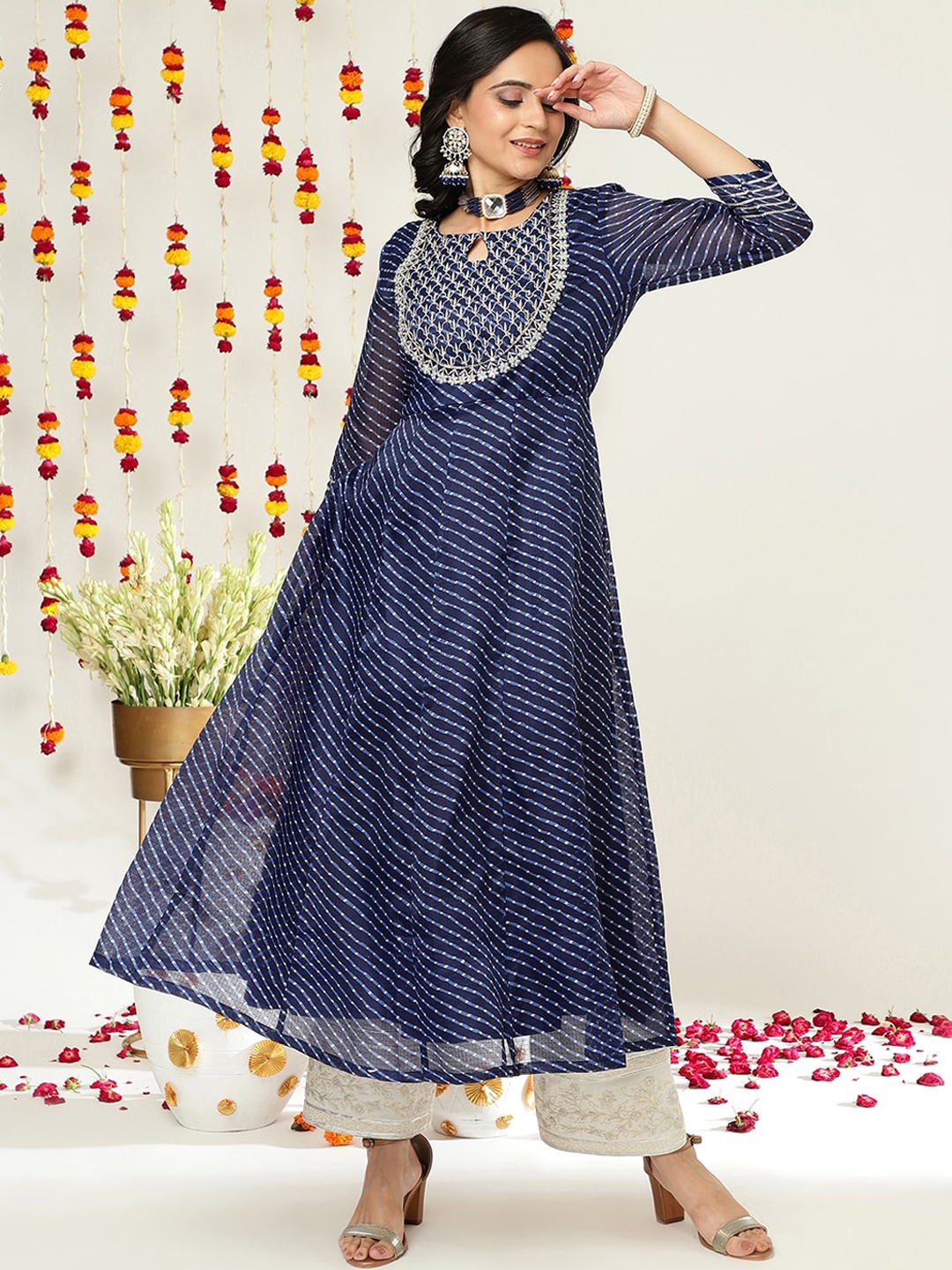 

Varanga Keyhole Neck Striped Anarkali Kurta, Blue