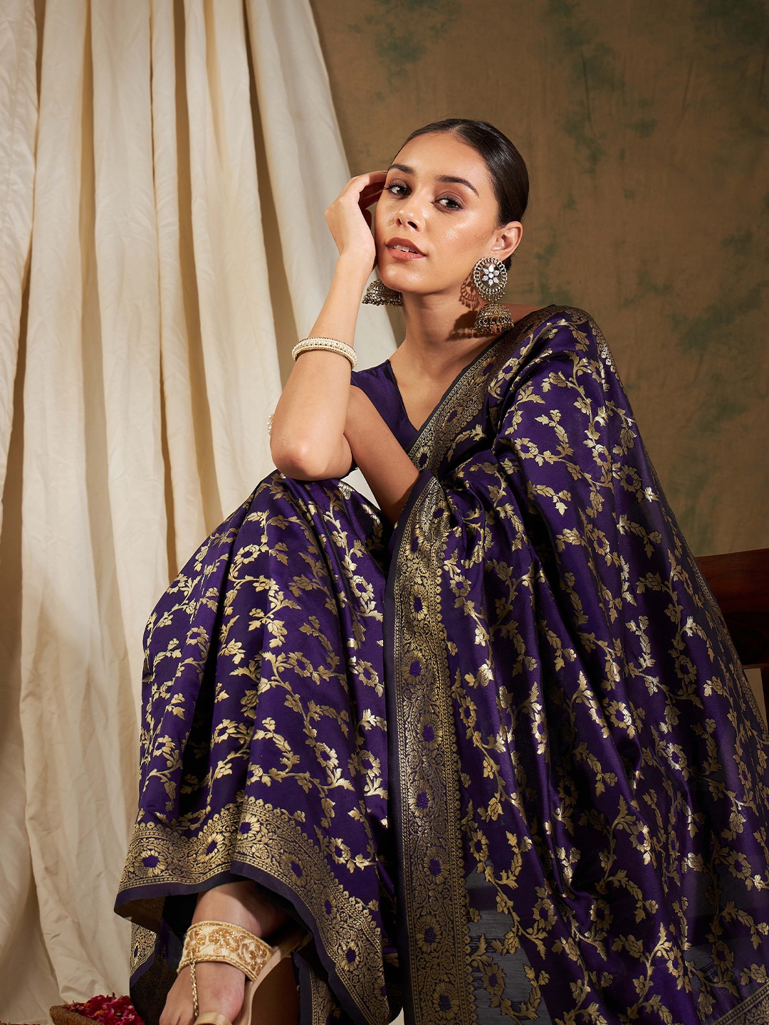 

Sangria Woven Design Zari Kanjeevaram Saree, Purple