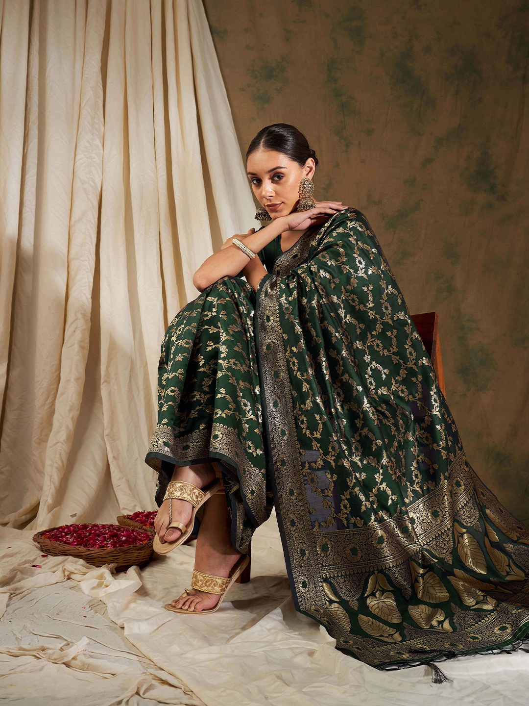 

Sangria Woven Design Zari Kanjeevaram Saree, Green