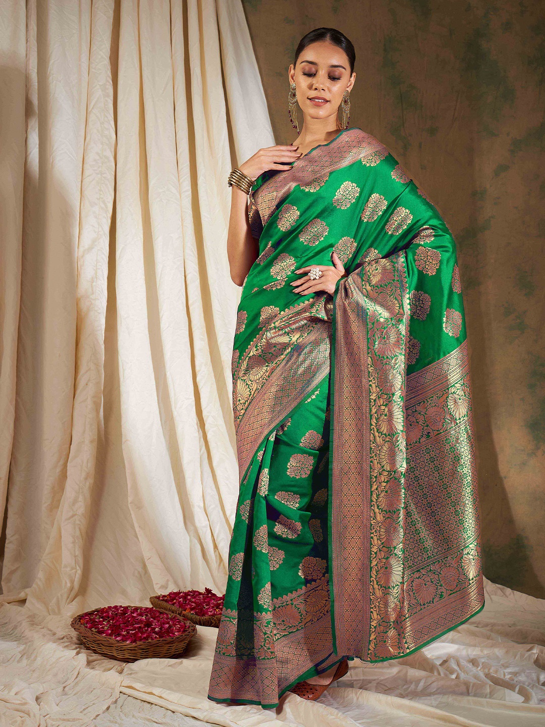 

Sangria Green Ethnic Motifs Woven Design Zari Banarasi Saree