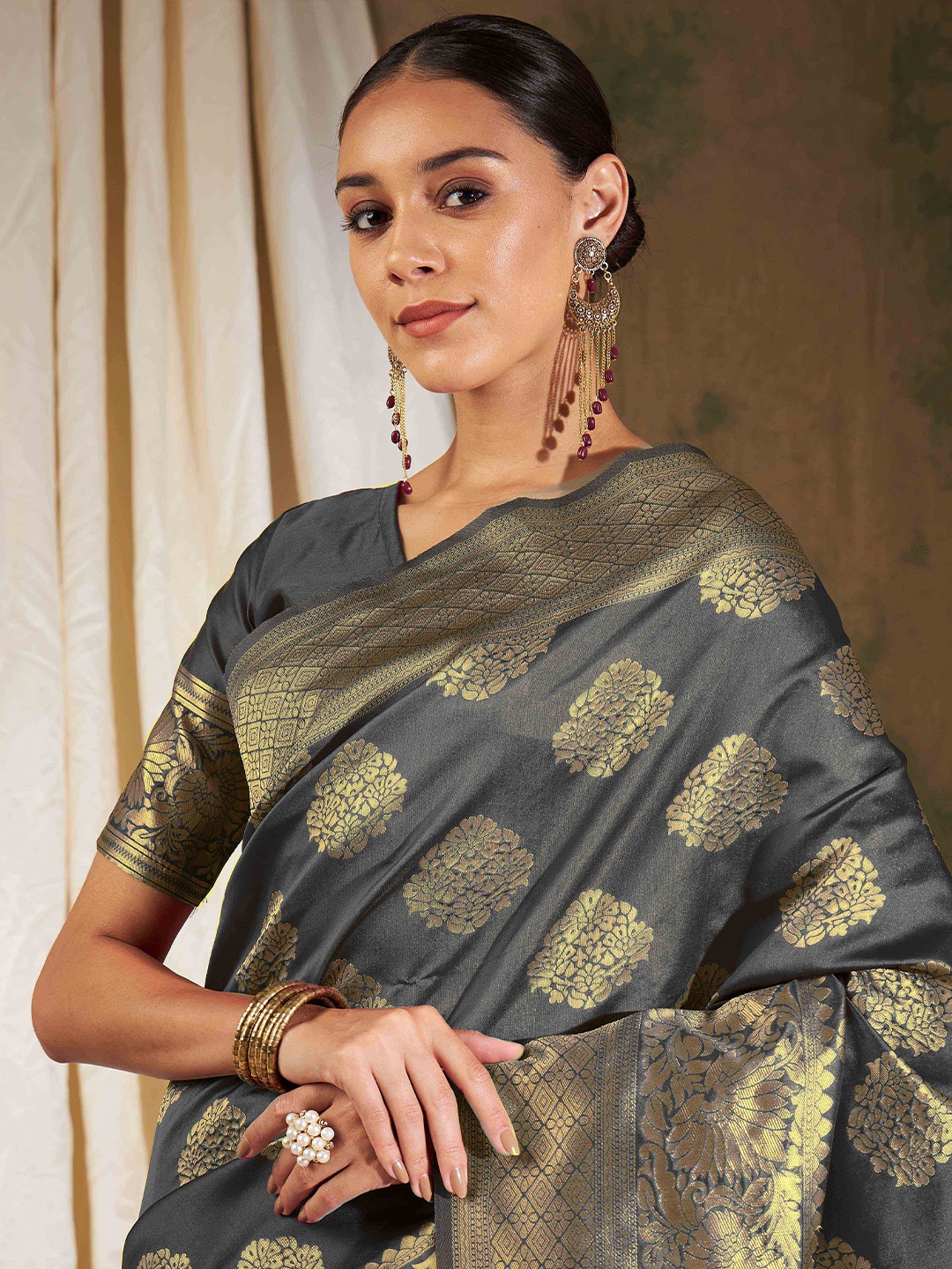 

Sangria Grey Ethnic Motifs Woven Design Zari Kanjeevaram Saree