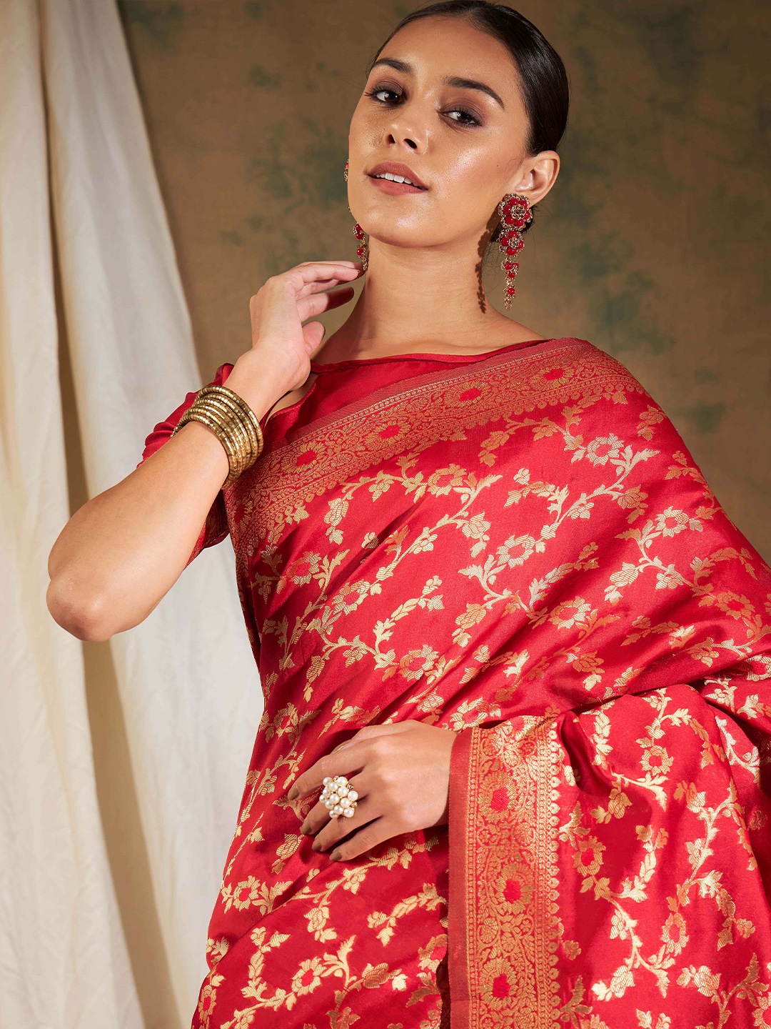 

Sangria Red Floral Woven Design Zari Kanjeevaram Saree