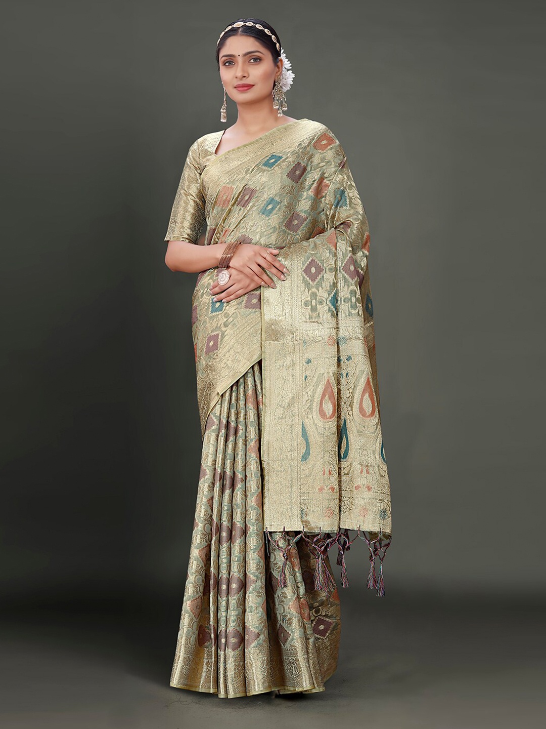 

Pisara Woven Design Zari Organza Saree, Grey