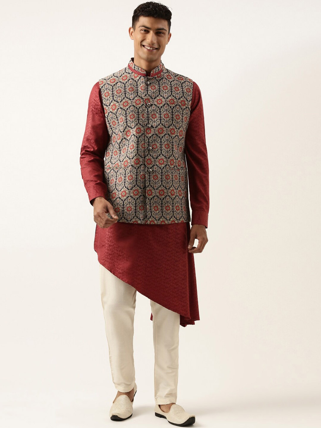 

TheEthnic.Co Ethnic Motifs Printed Pleated Kurta with Trousers & Nehru Jacket, Maroon