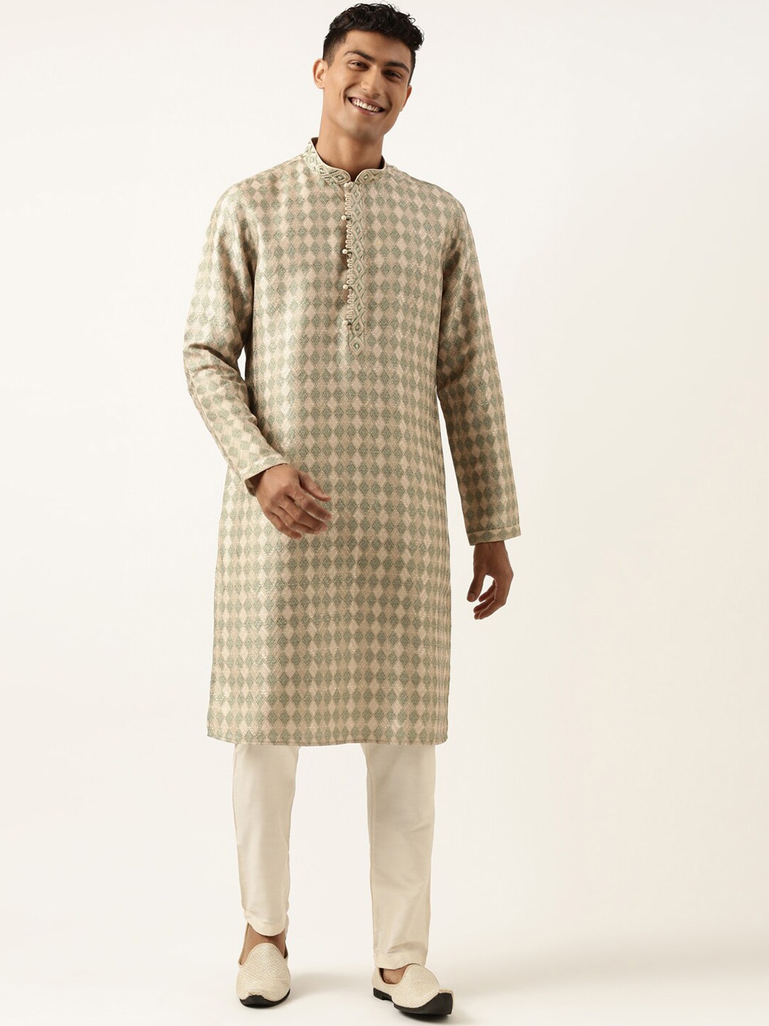 

TheEthnic.Co Ethnic Motif Printed Regular Thread Work Straight Kurta with Trousers, Beige