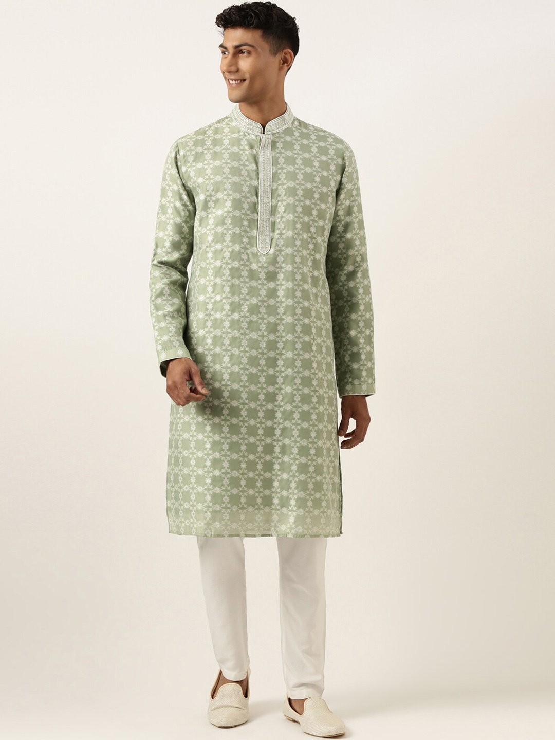 

TheEthnic.Co Woven Design Thread Work Kurta with Trousers, Green