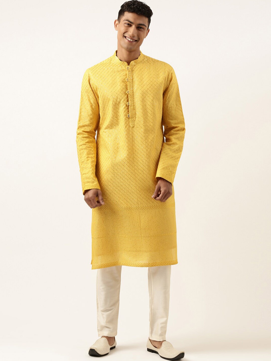 

TheEthnic.Co Geometric Embroidered Regular Sequinned Kurta with Pyjamas, Yellow