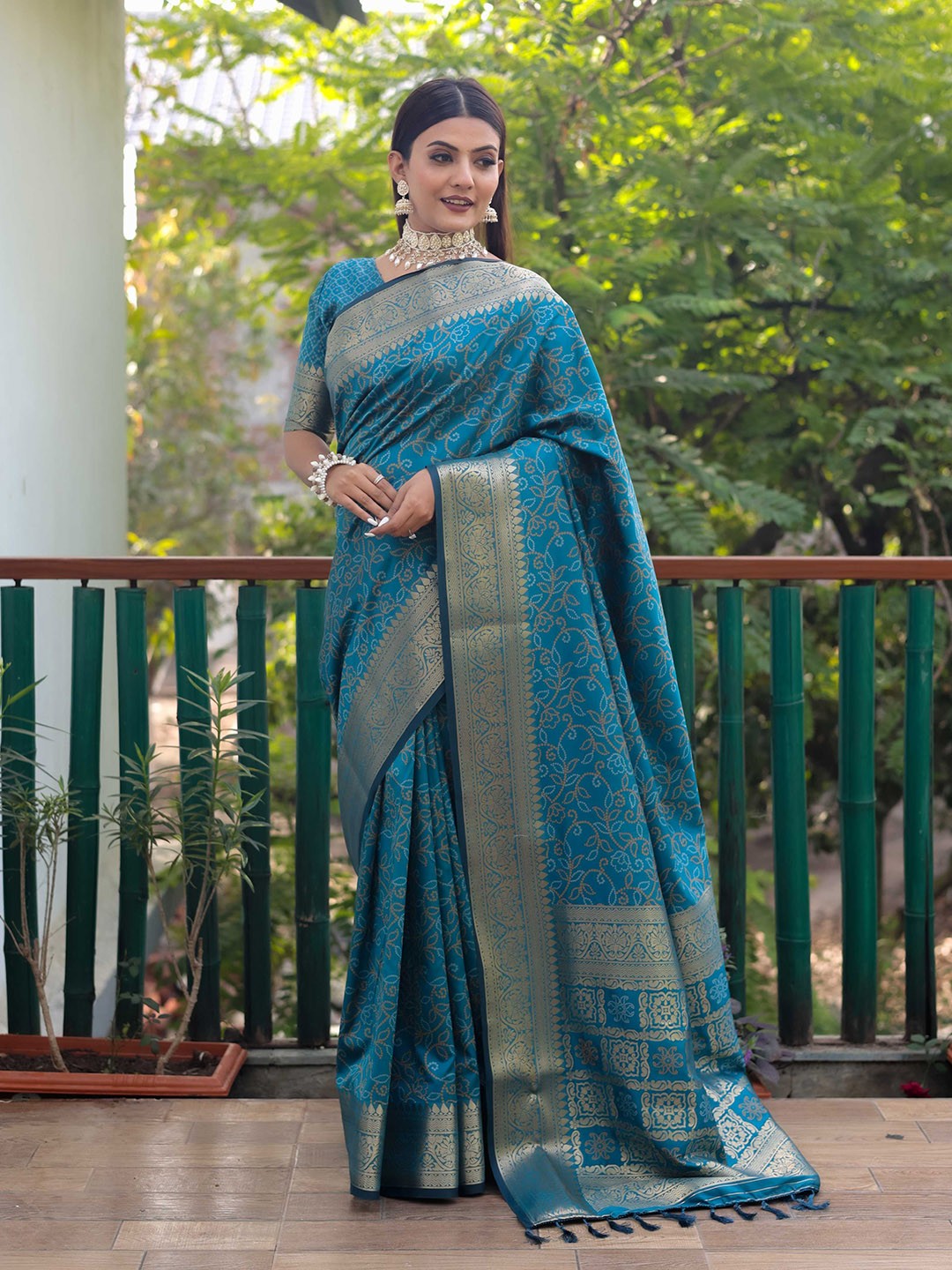 

Mitera Bandhani Zari Patola Saree, Blue