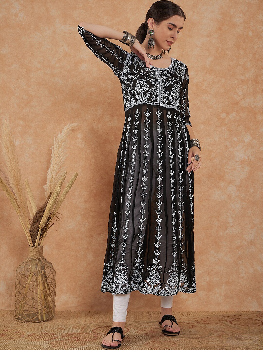 

KALINI Women Black Ethnic Motifs Embroidered Chikankari Georgette Anarkali Kurta