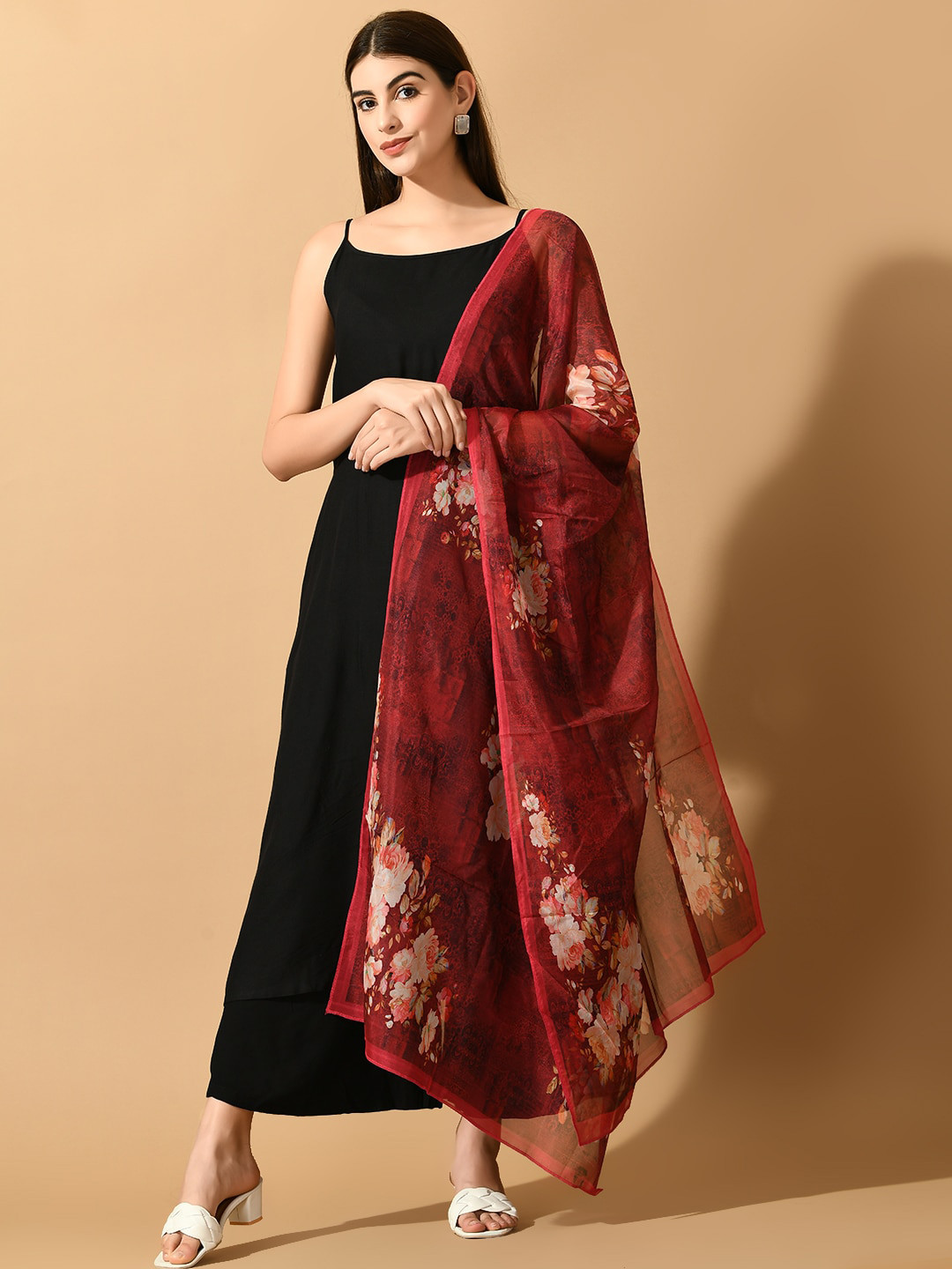 

Sangria Flared Kurta With Palazzo & Dupatta, Black