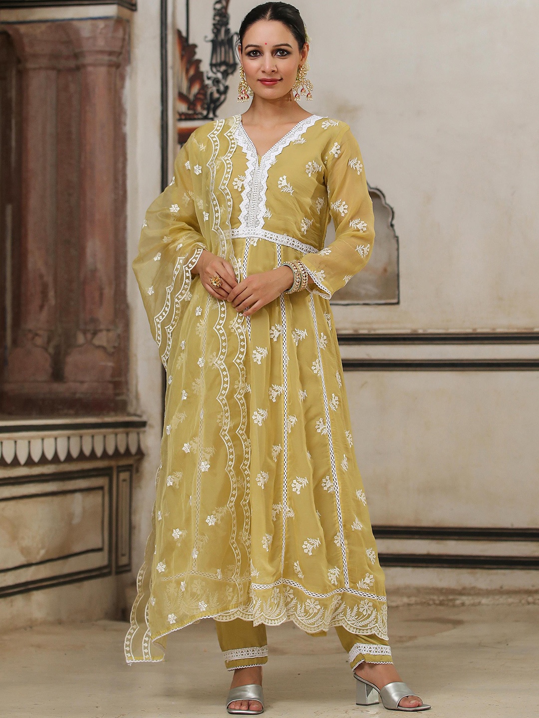 

SCAKHI Floral Embroidered Empire Thread Work Kurta with Trousers & Dupatta, Yellow