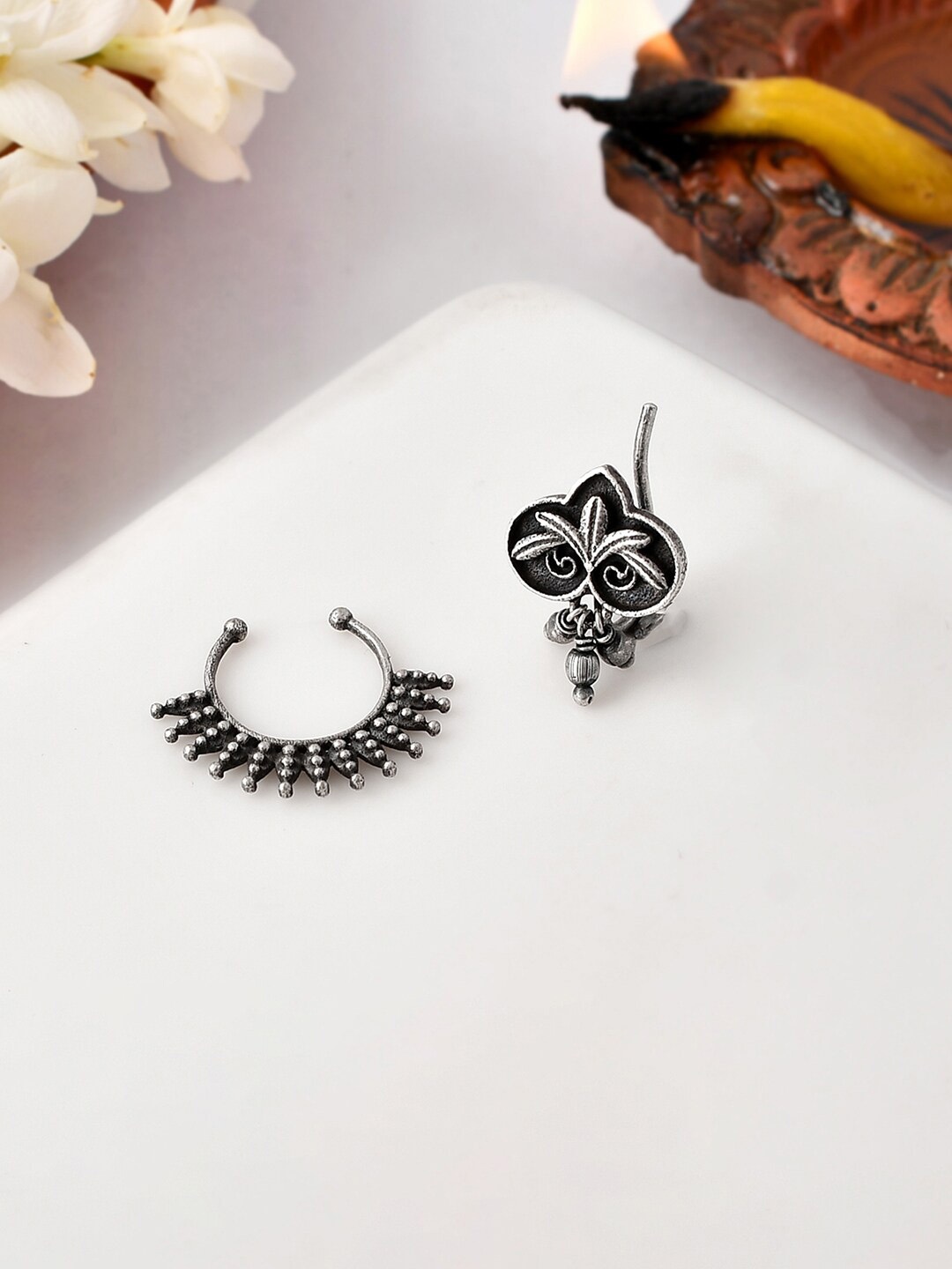 

Voylla Set Of 2 Silver Plated Oxidise Floral Detail Stud Nosepins