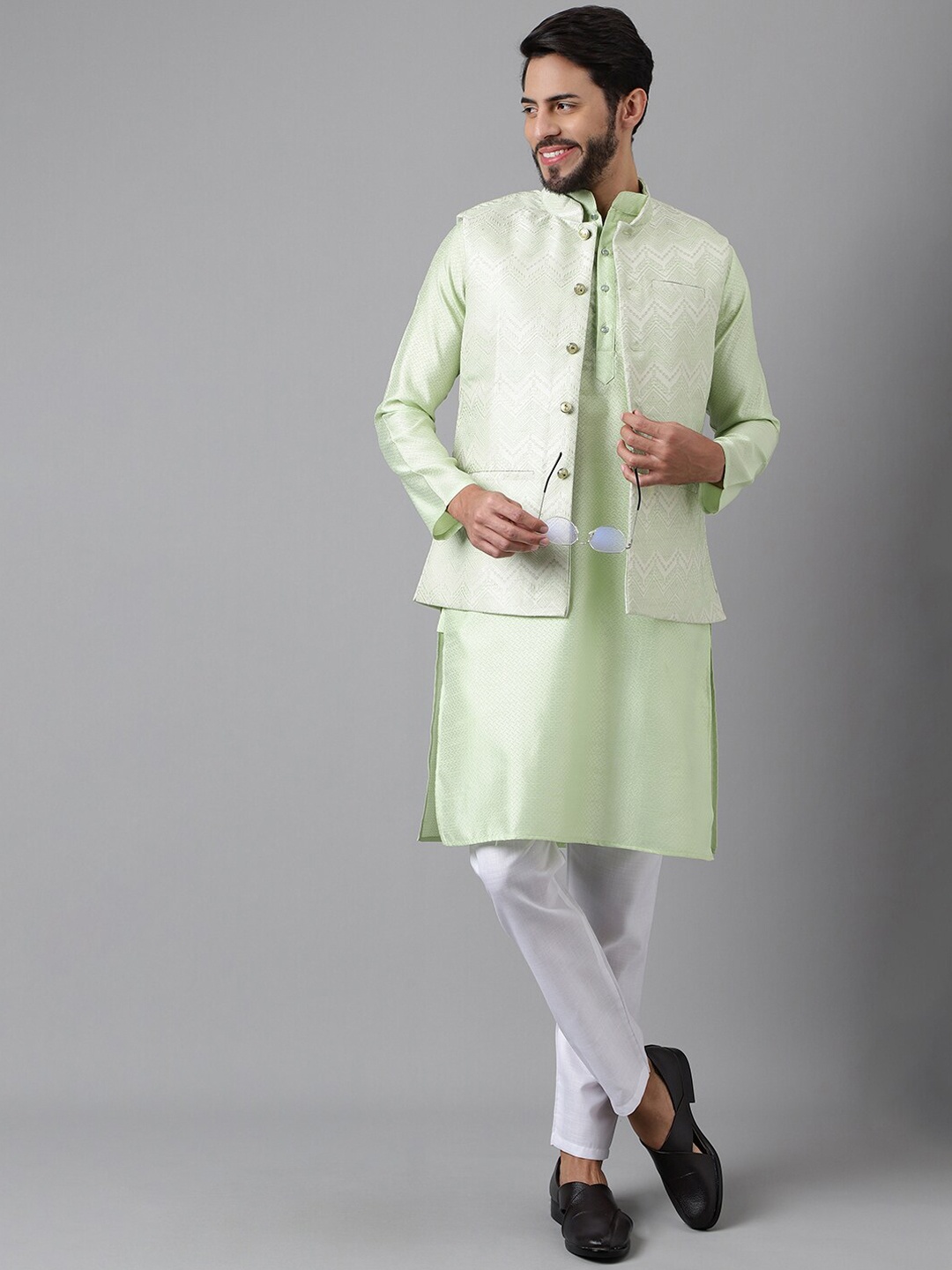 

SHADOW & SAINING Regular Kurta with Pyjamas & Nehru Jacket, Lime green