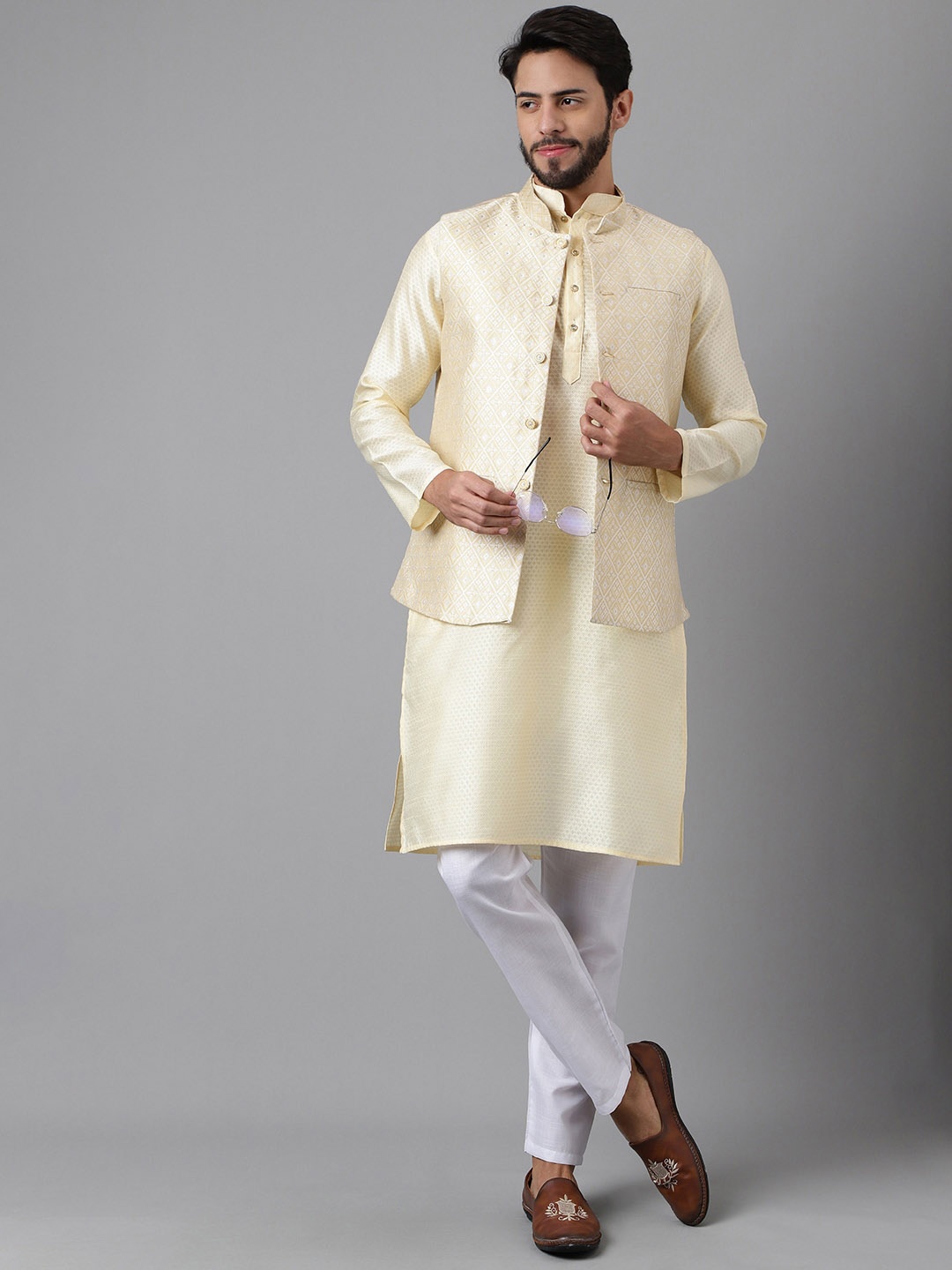 

SHADOW & SAINING Ethnic Motifs Woven Design Straight Kurta with Pyjamas & & Nehru Jacket, Beige