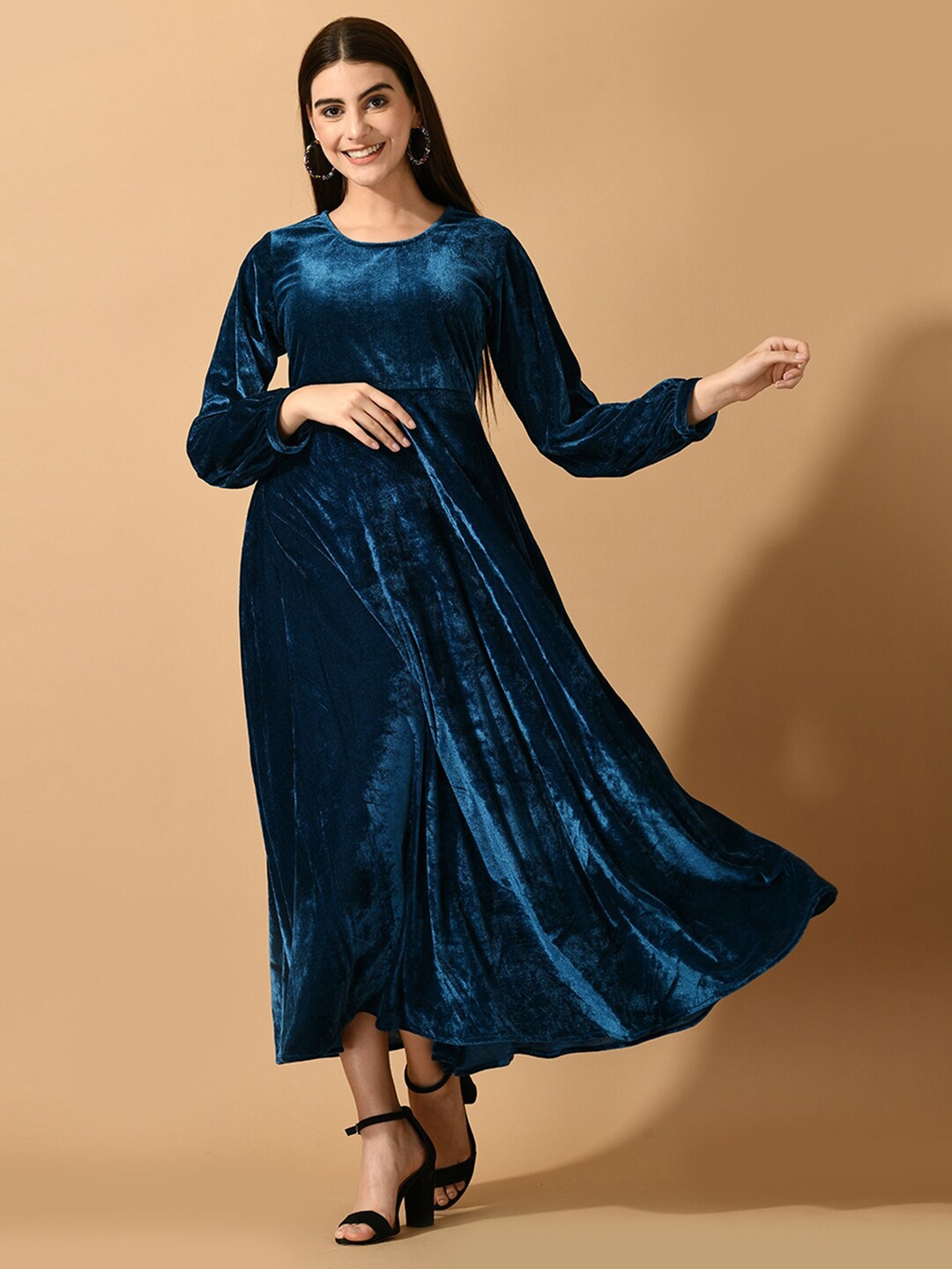 

Myshka Round Neck Cuffed Sleeves Velvet Maxi Dress, Blue