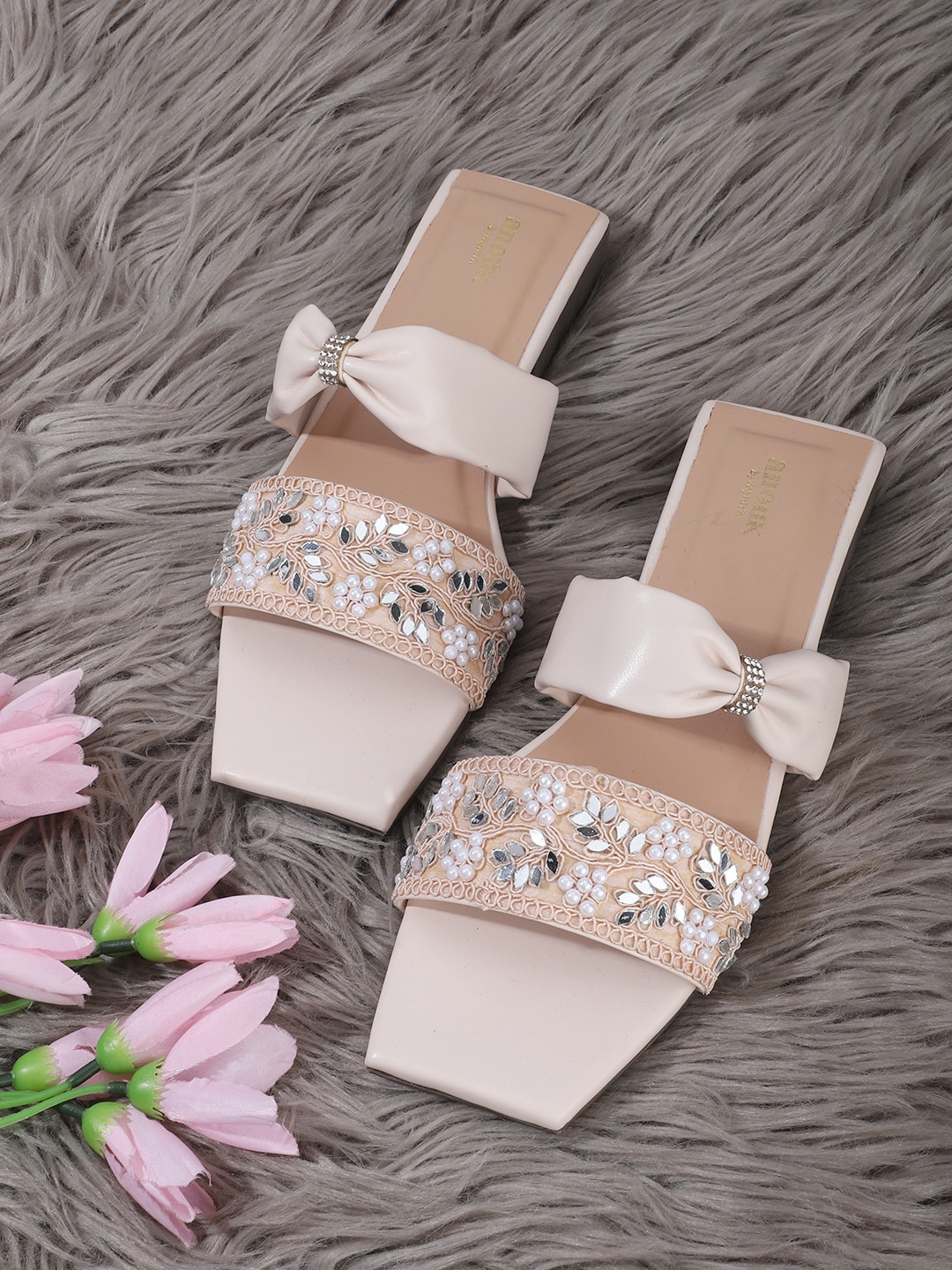 

Anouk Cream-Coloured Embellished Ethnic Open Toe Flats