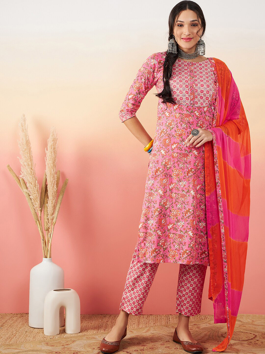 

Vastramyaa Floral Printed Regular Gotta Patti Pure Cotton Kurta with Trousers & Dupatta, Pink