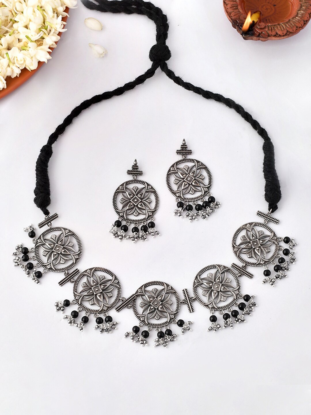 

Voylla Women Sliver-Plated Beaded Jewellery Set, Silver