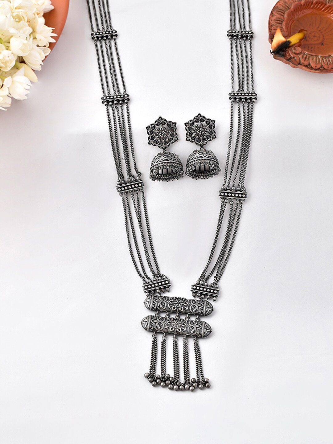 

Voylla Women Nrityotsava Boho Sliver-Plated Jewellery Set, Silver
