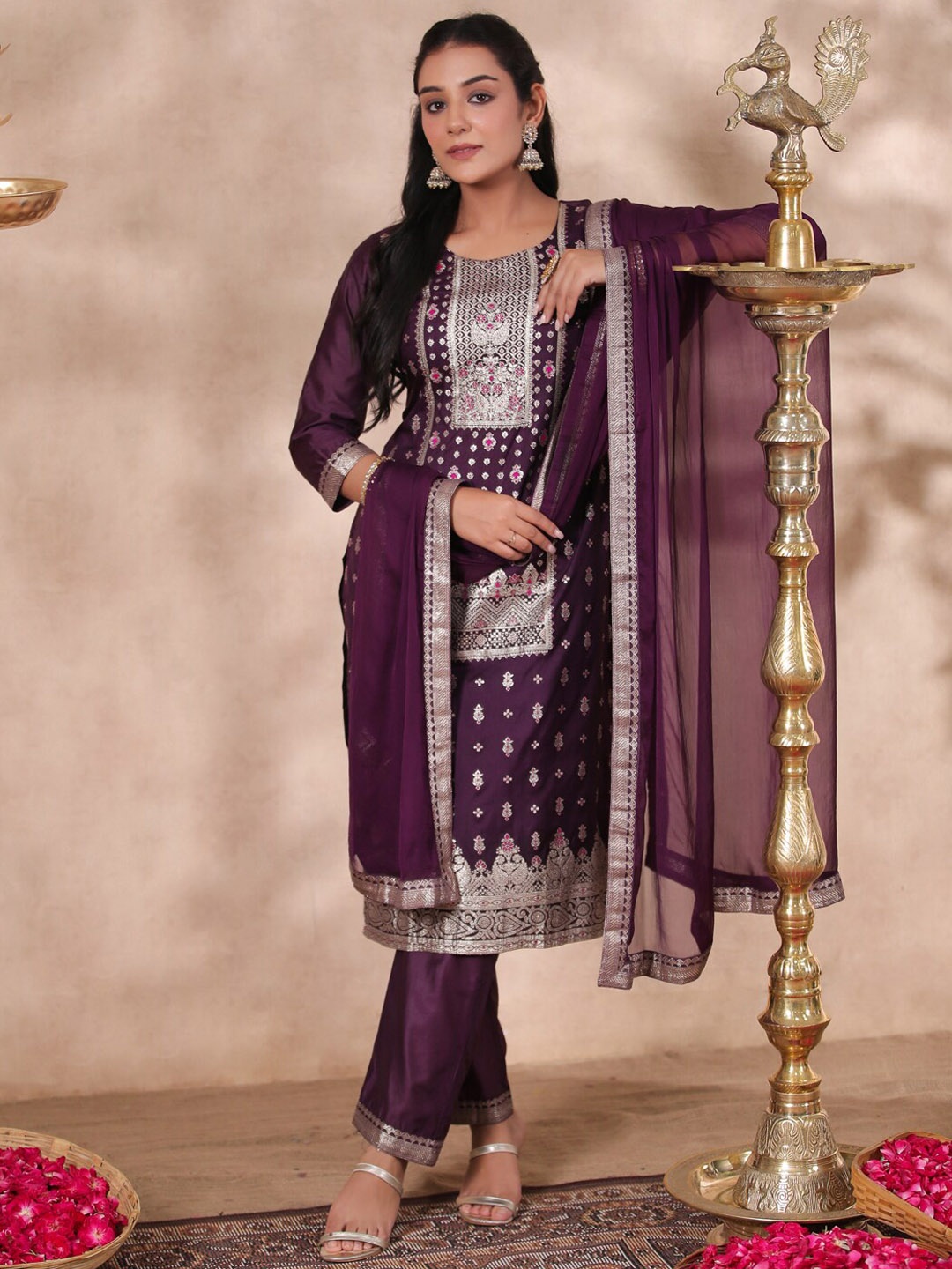 

Ishin Ethnic Motifs Woven Design Regular Kurta With Trousers & Dupatta, Purple