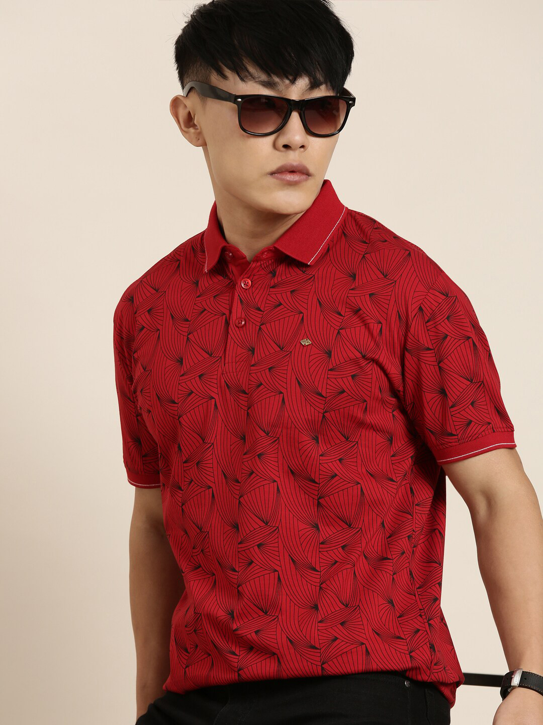 

Joven Geometric Printed Polo Collar Cotton T-shirt, Red
