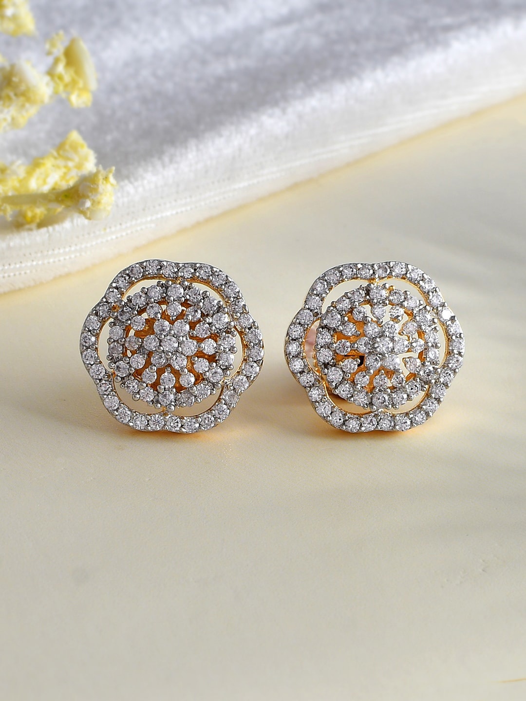 

Voylla Contemporary Studs Earrings, Na