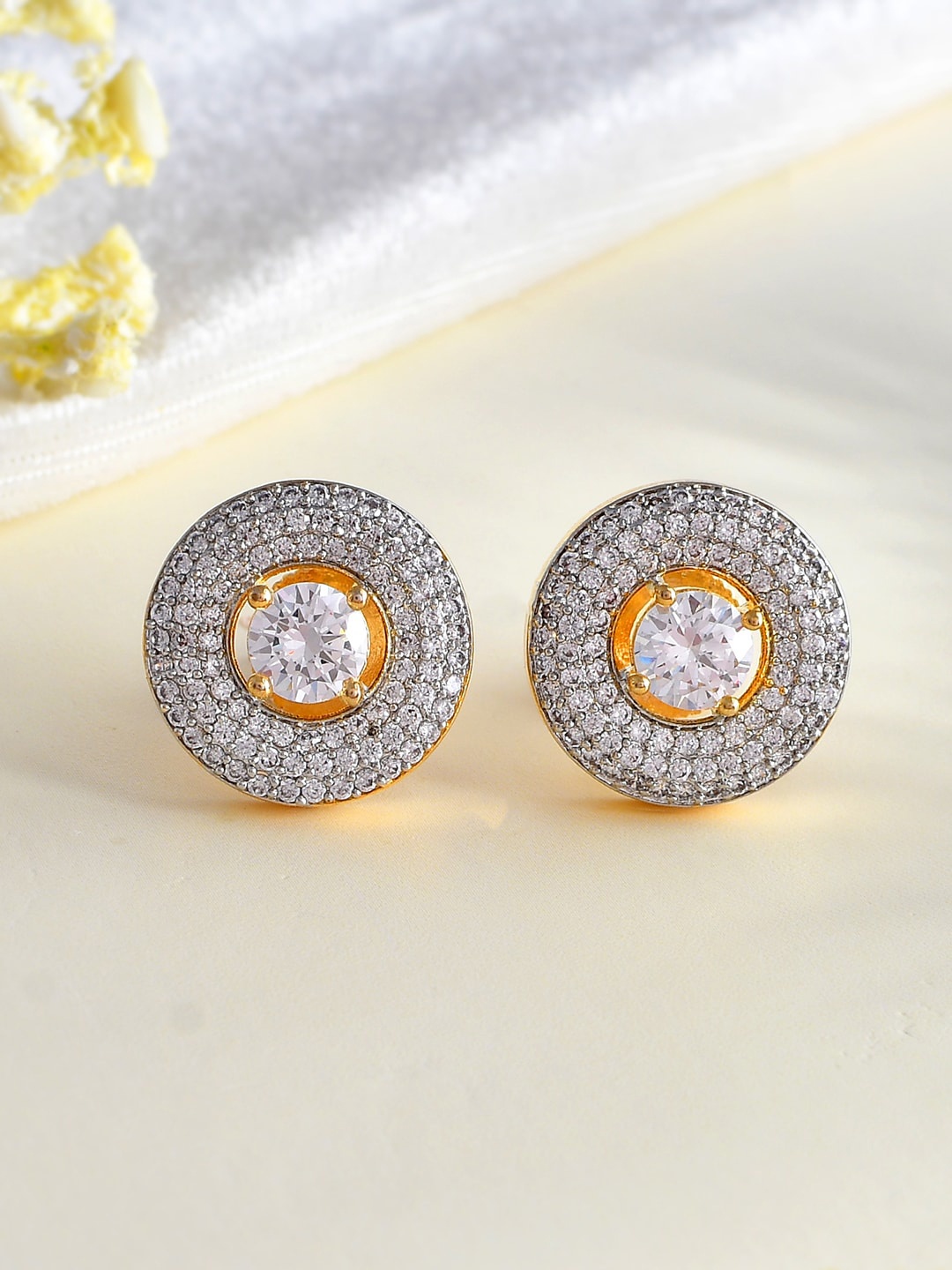

Voylla Contemporary Studs Earrings, Na