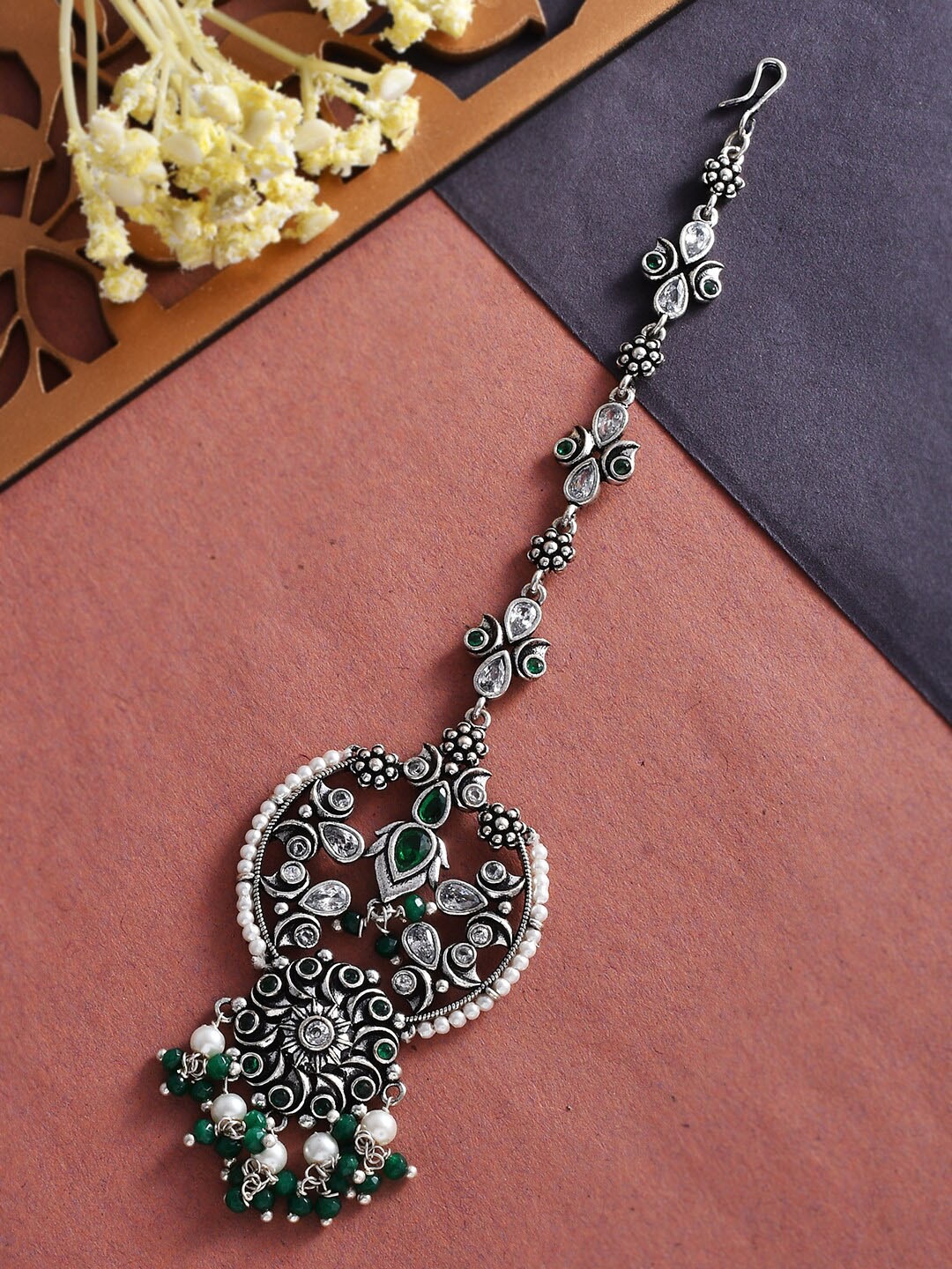 

Voylla Silver Plated Artifical Stone Studded Maang Tikka