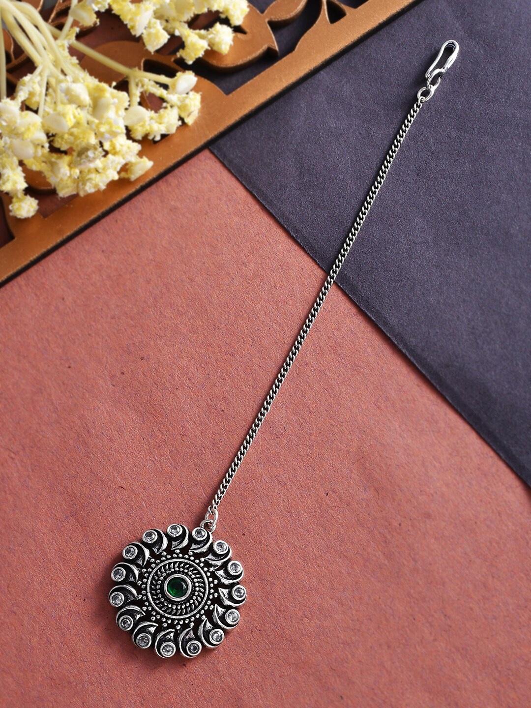 

Voylla Silver Plated Artificial Stone Studded Maang Tikka