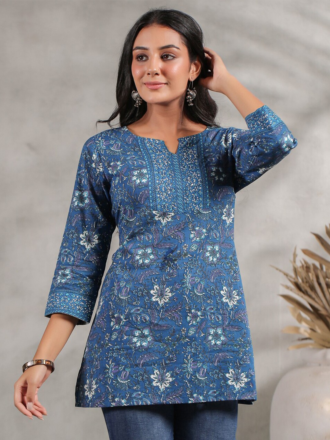 

Ishin Floral Printed Pure Cotton A-Line Kurti, Turquoise blue