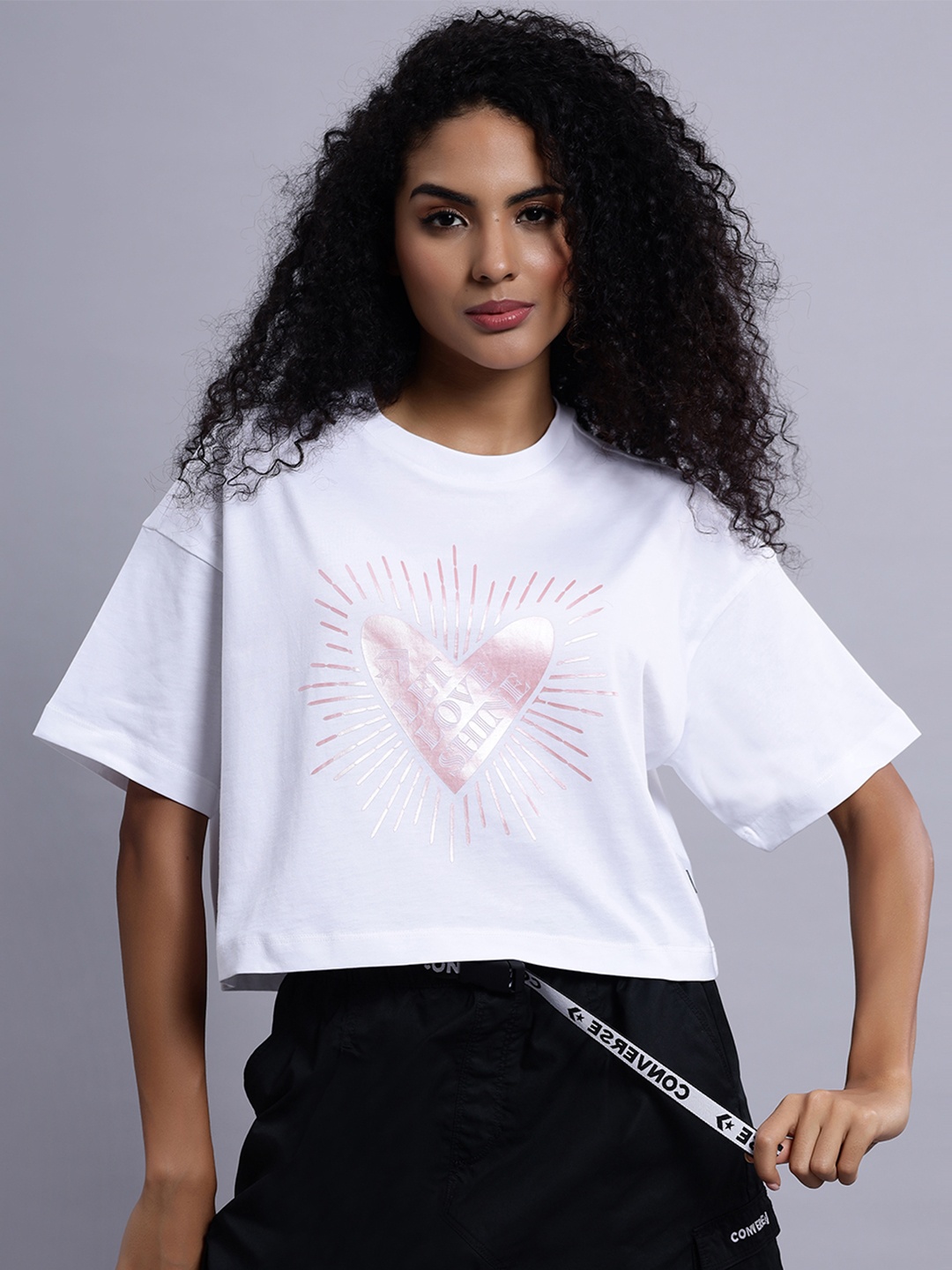 

Converse Women Radiating Love SS Crop OS Graphic T-shirt, White