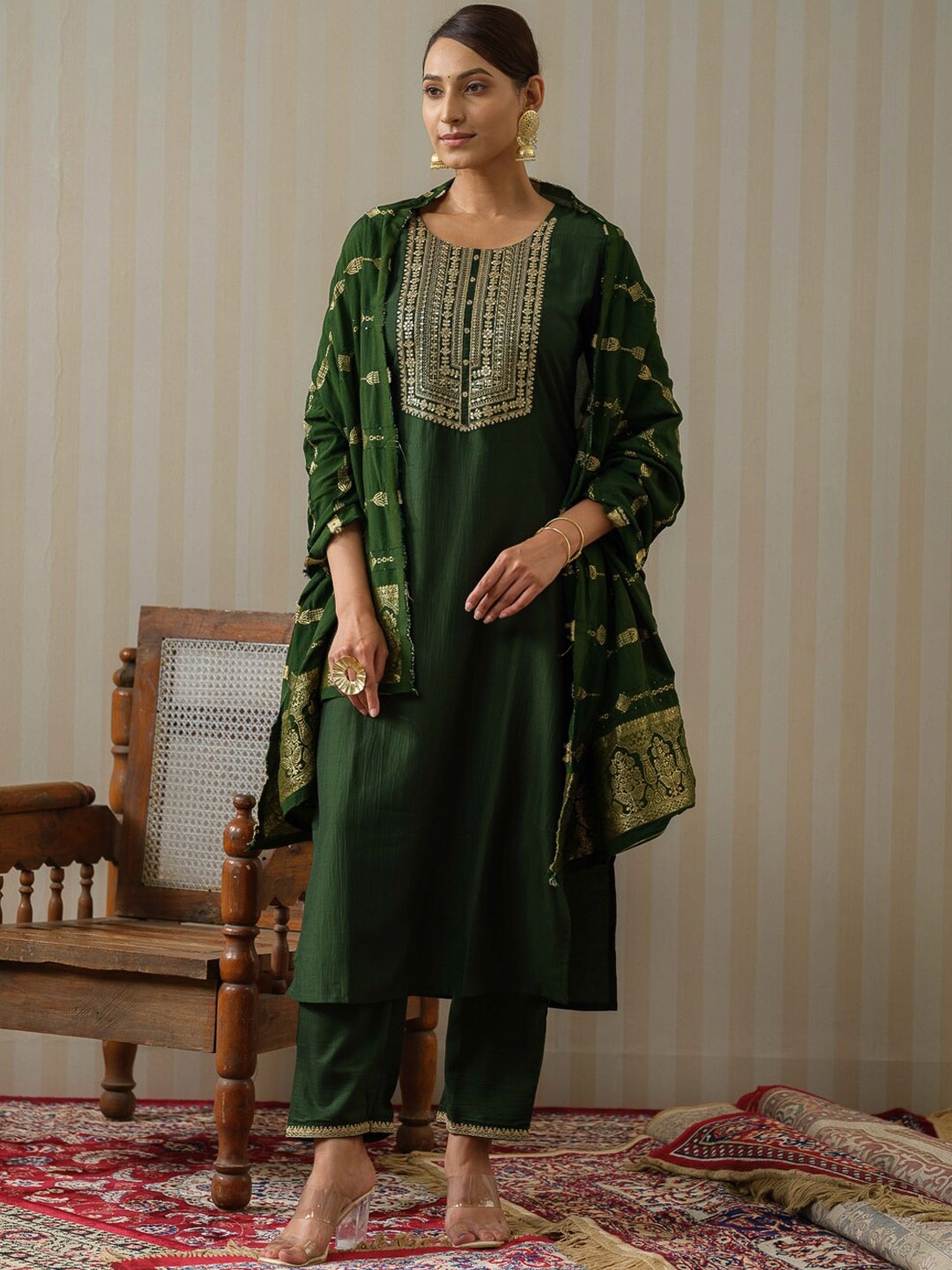 

Ode by House of Pataudi Green Ethnic Motifs Straight Kurta & Trousers With Dupatta