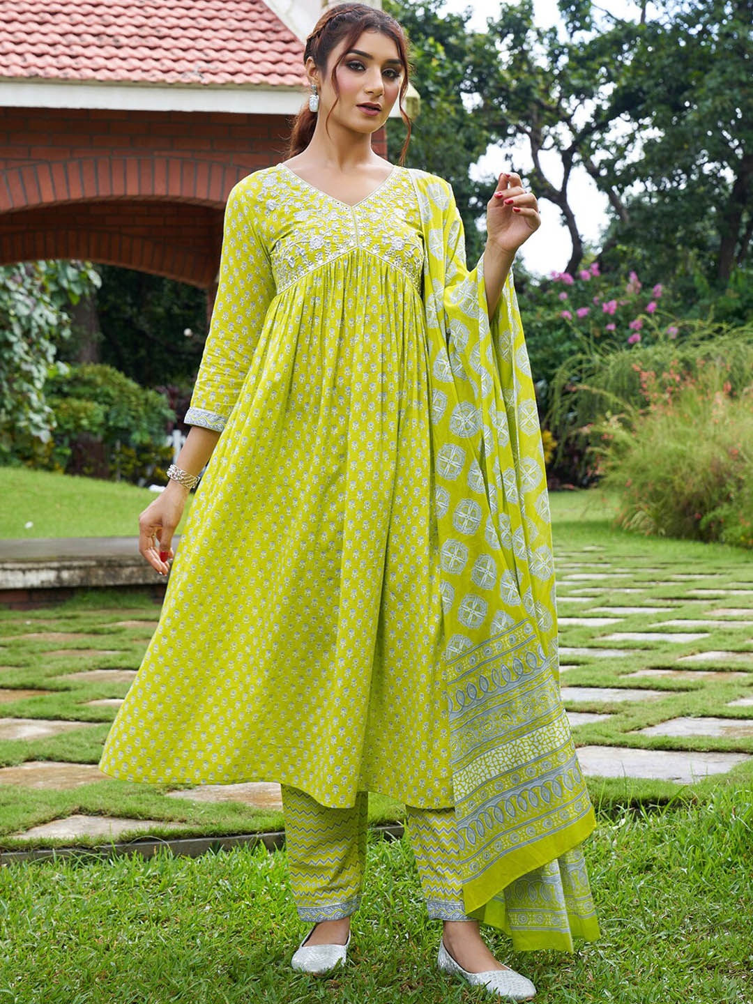 

Indo Era Ethnic Motifs Printed Thread Work Pure Cotton Kurta with Trousers & Dupatta, Green