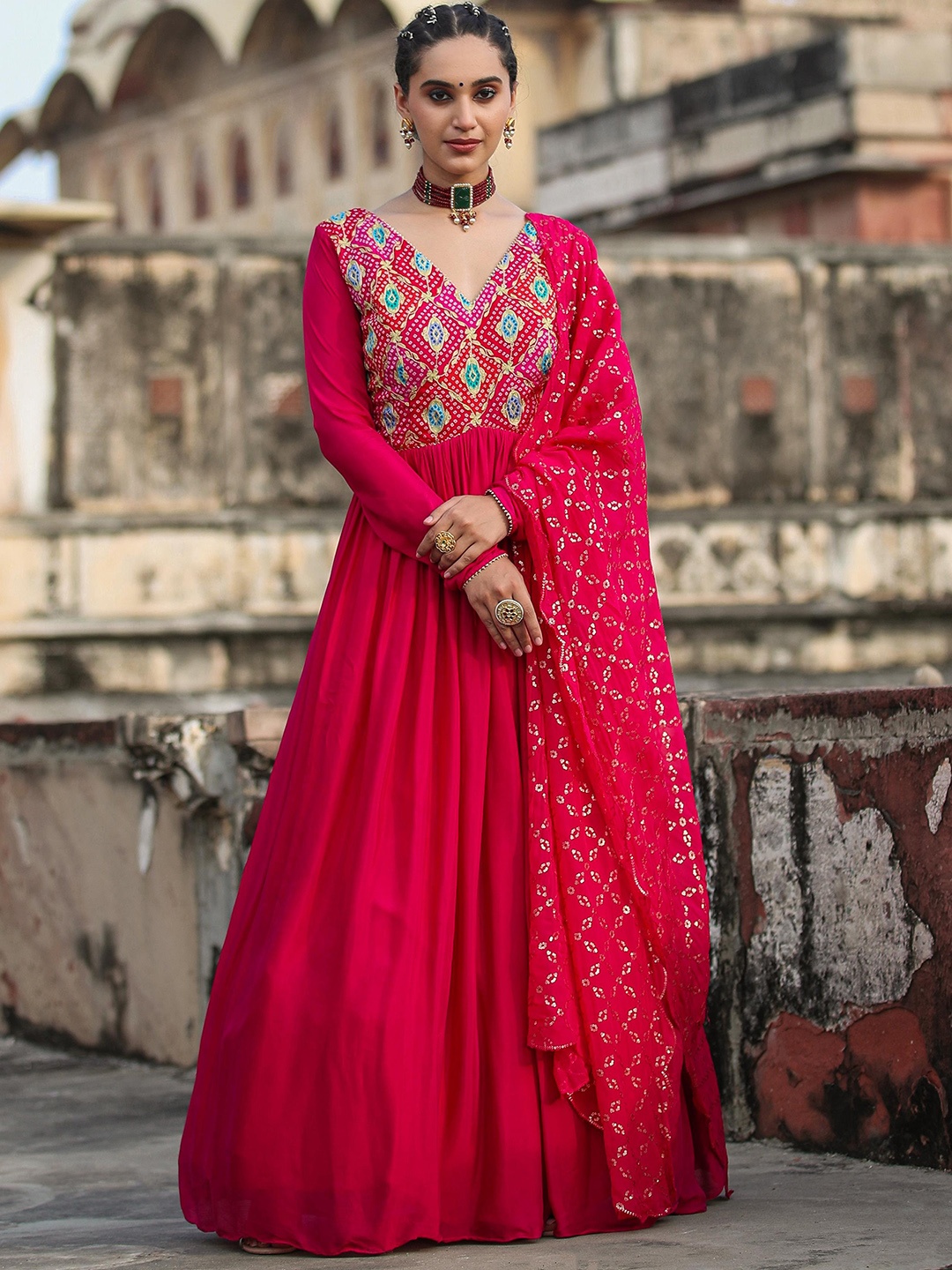 

SCAKHI Ethnic Motifs Printed V-Neck Gathered Zari Gown With Embellished Dupatta, Pink