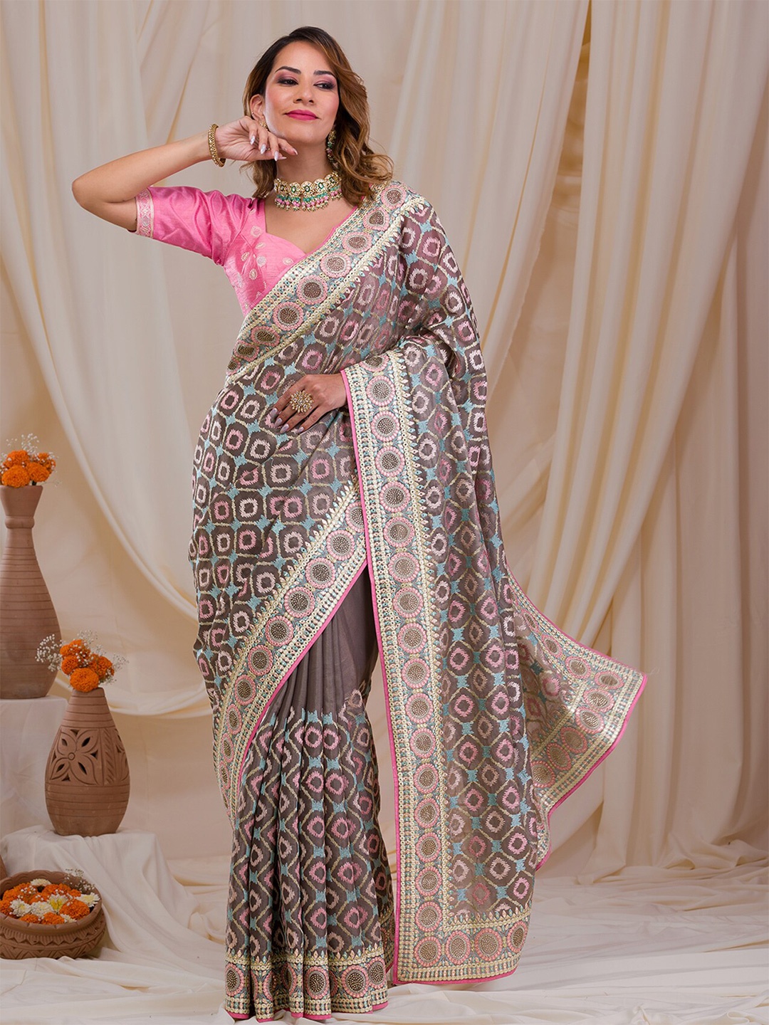 

Koskii Geometric Woven Design Beads and Stones Saree, Grey