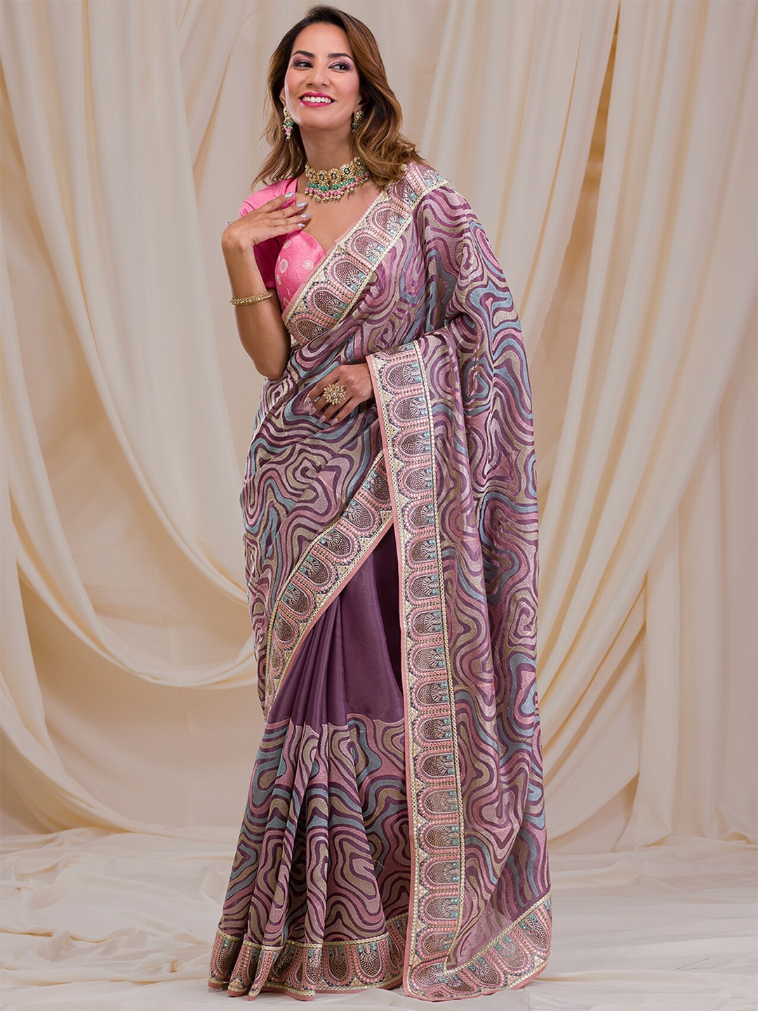 

Koskii Abstract Embroidered Saree, Lavender