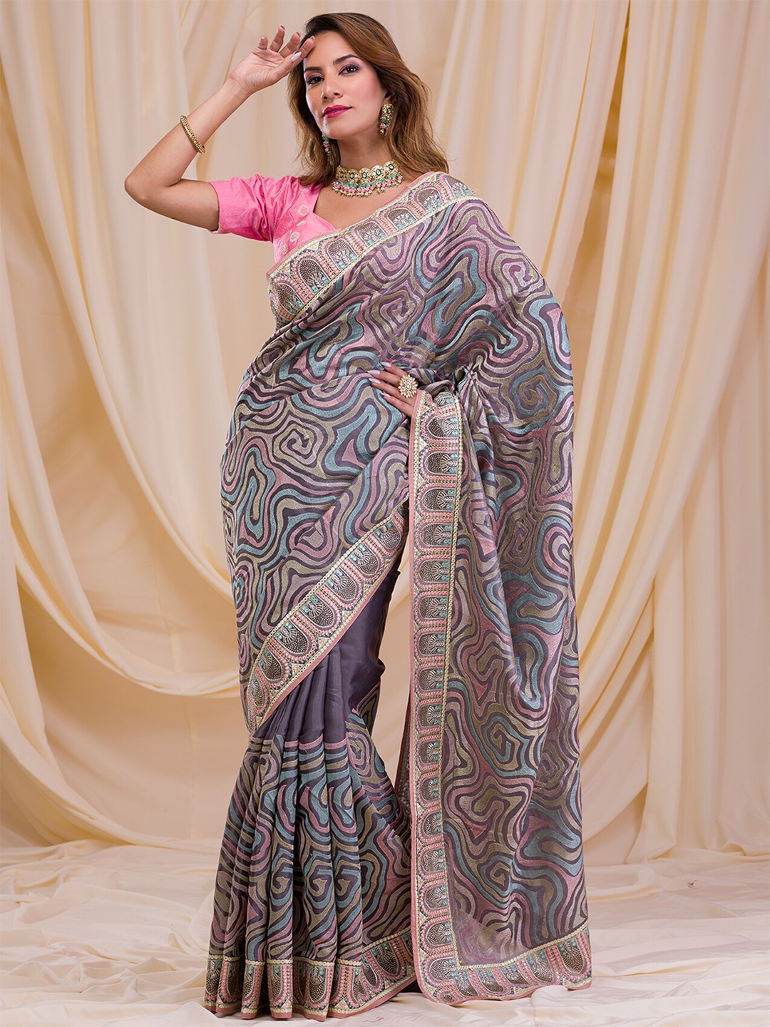 

Koskii Abstract Embroidered Saree, Grey