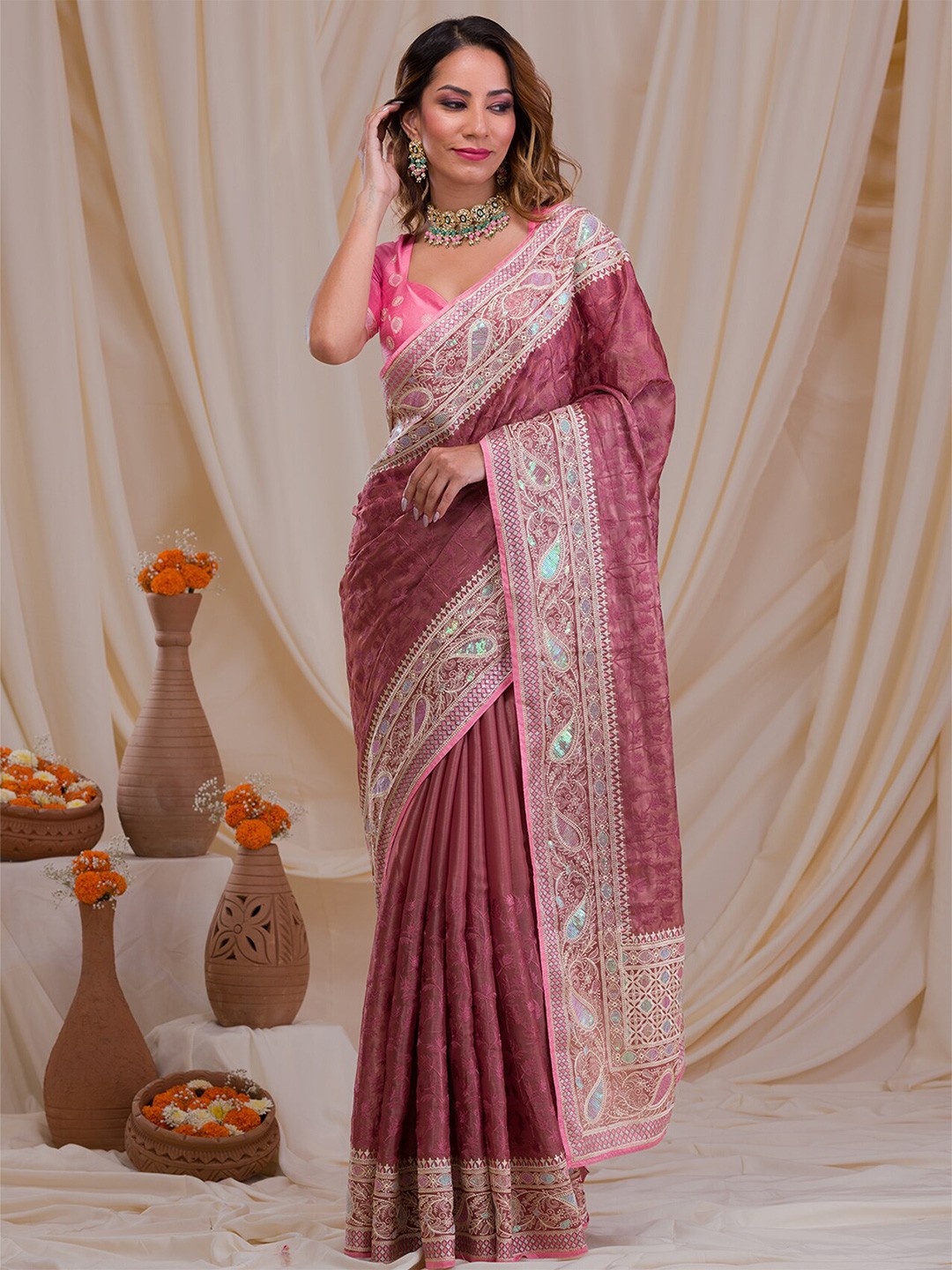 

Koskii Floral Embroidered Sequinned Saree, Pink