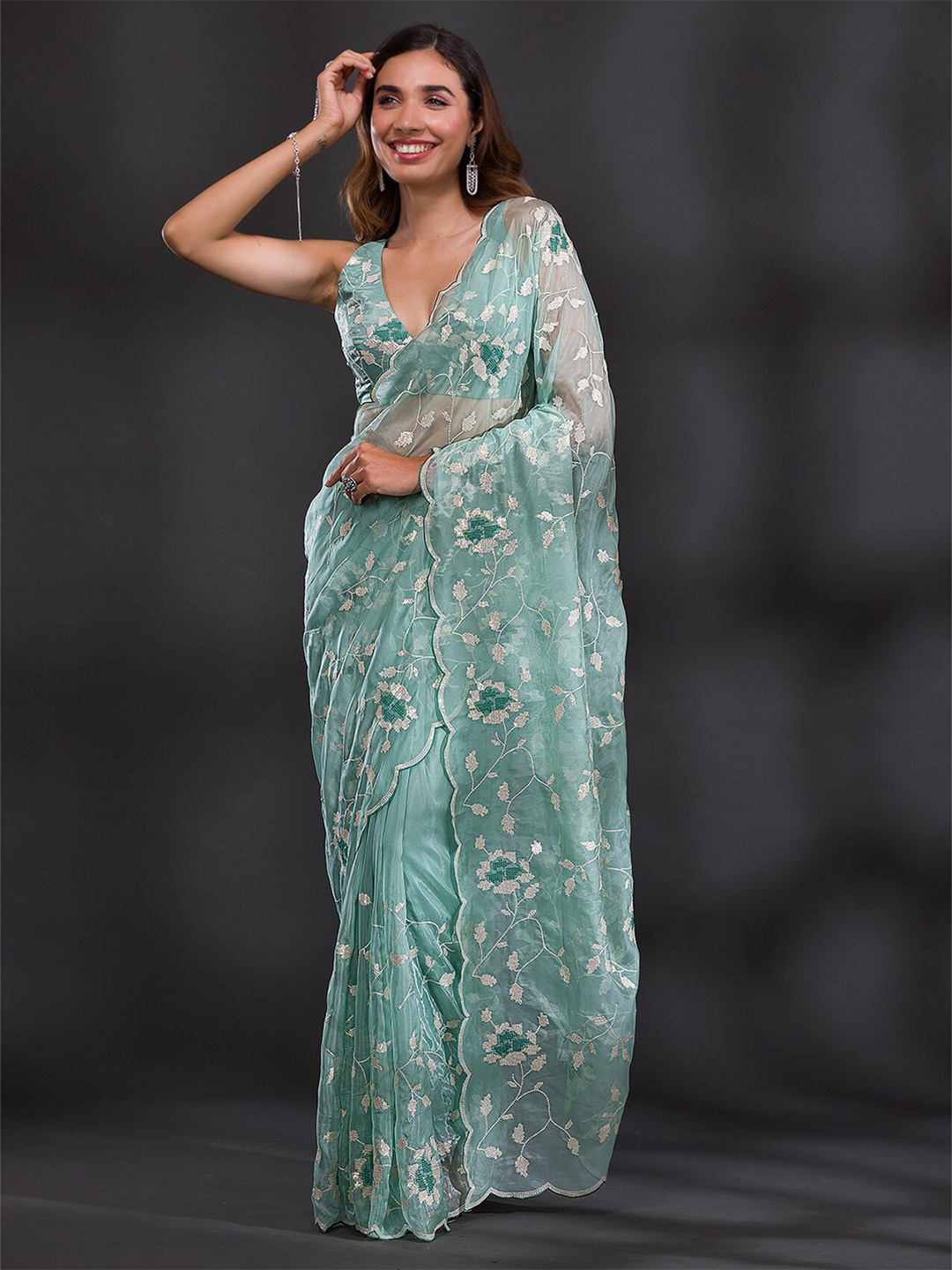 

Koskii Ethnic Motifs Sequinned Tissue Saree, Green