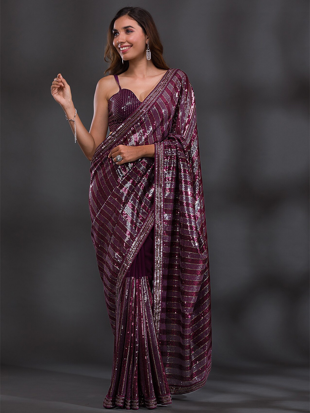 

Koskii Embellished Saree, Maroon