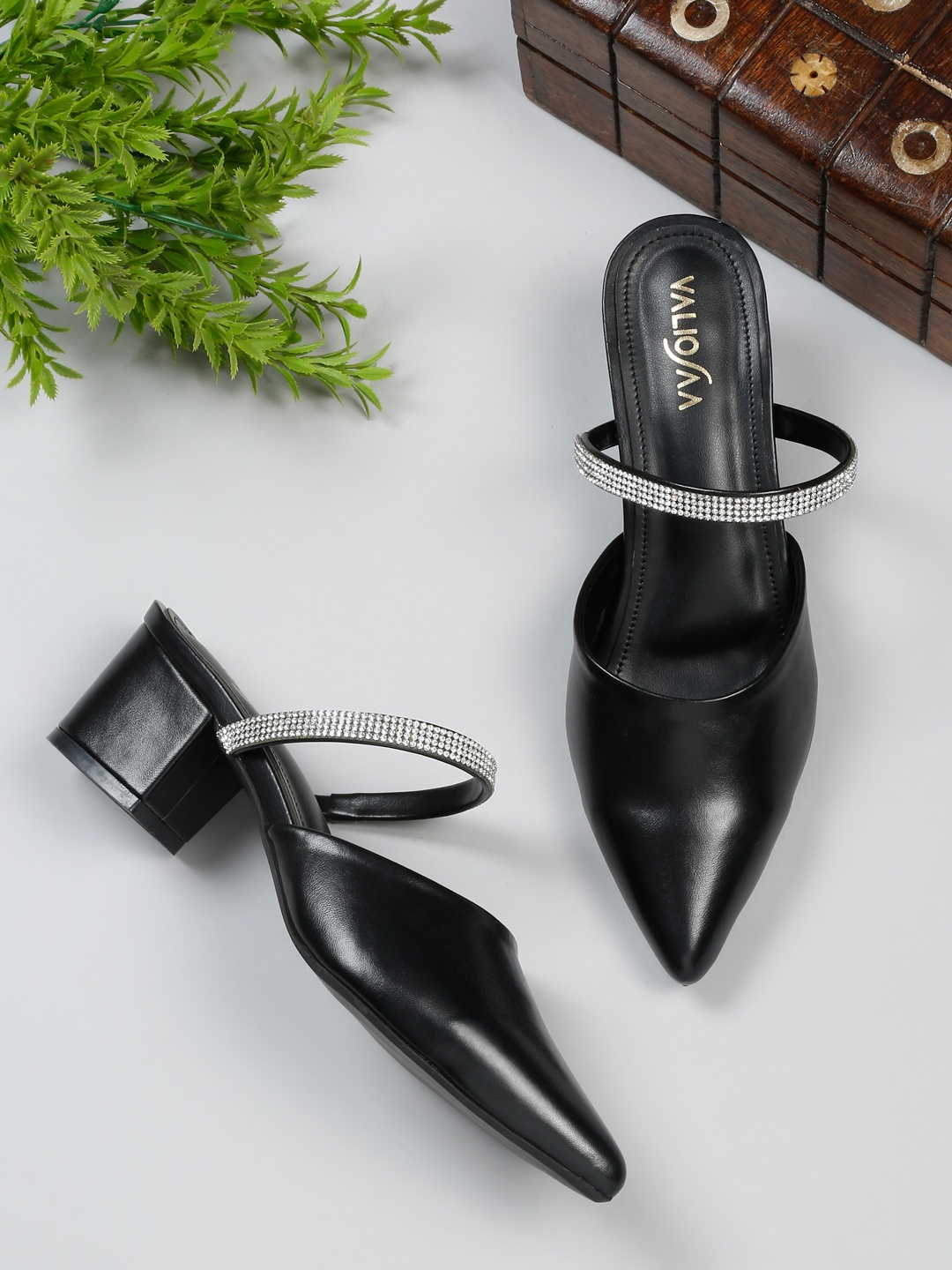 

VALIOSAA Block Mary Janes, Black