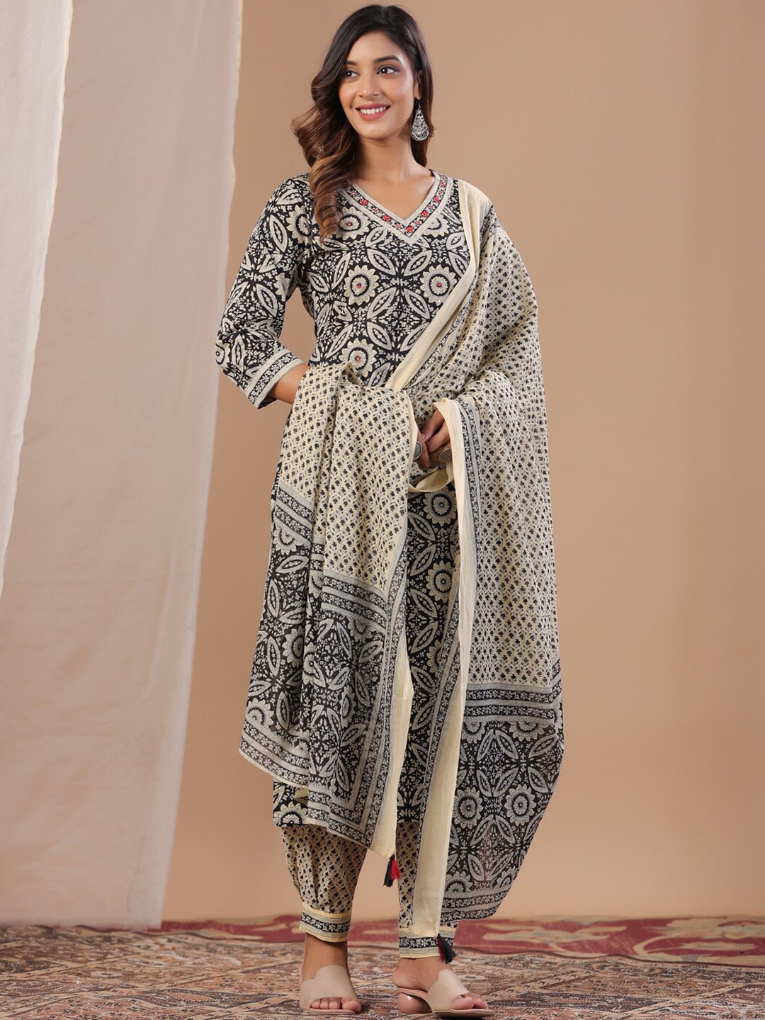 

RangDeep Ethnic Motifs Printed Pure Cotton Kurta & Salwar With Dupatta, Black