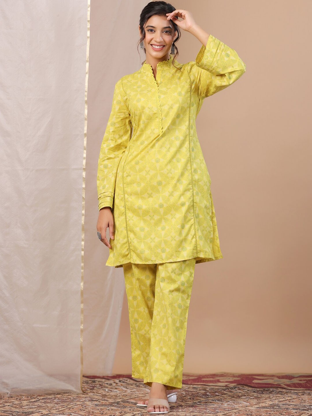

RangDeep Floral Printed Pure Cotton Kurta with Trousers, Yellow