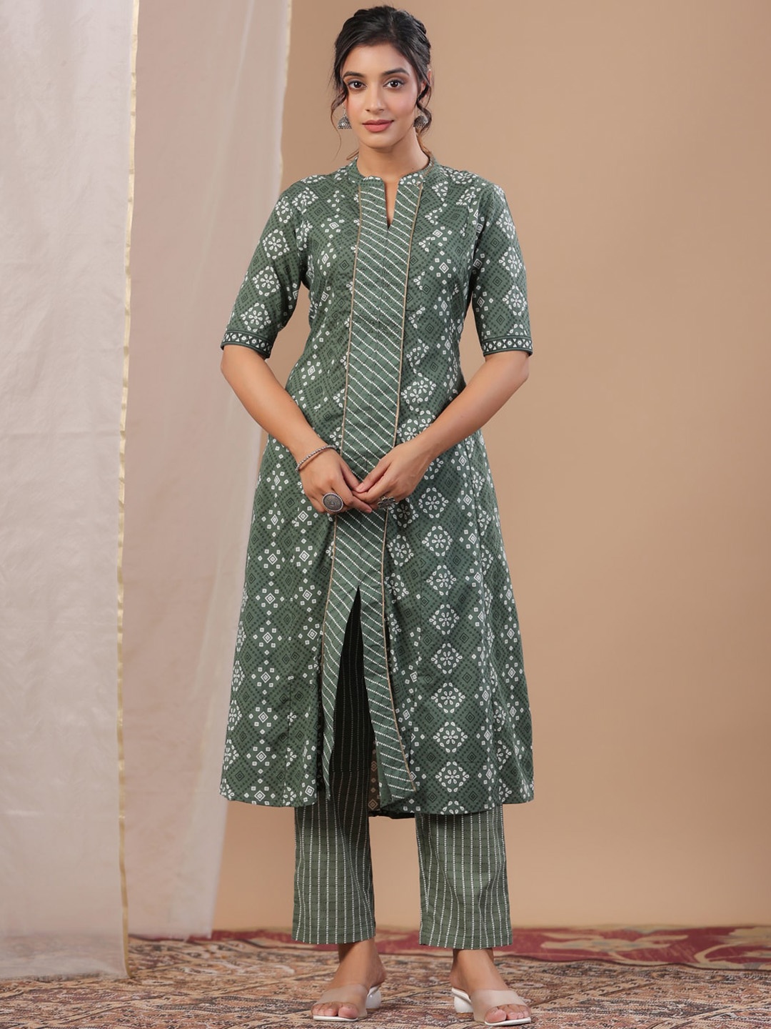 

RangDeep Ethnic Motifs Printed Beads and Stones Pure Cotton Anarkali Kurta With Trousers, Green
