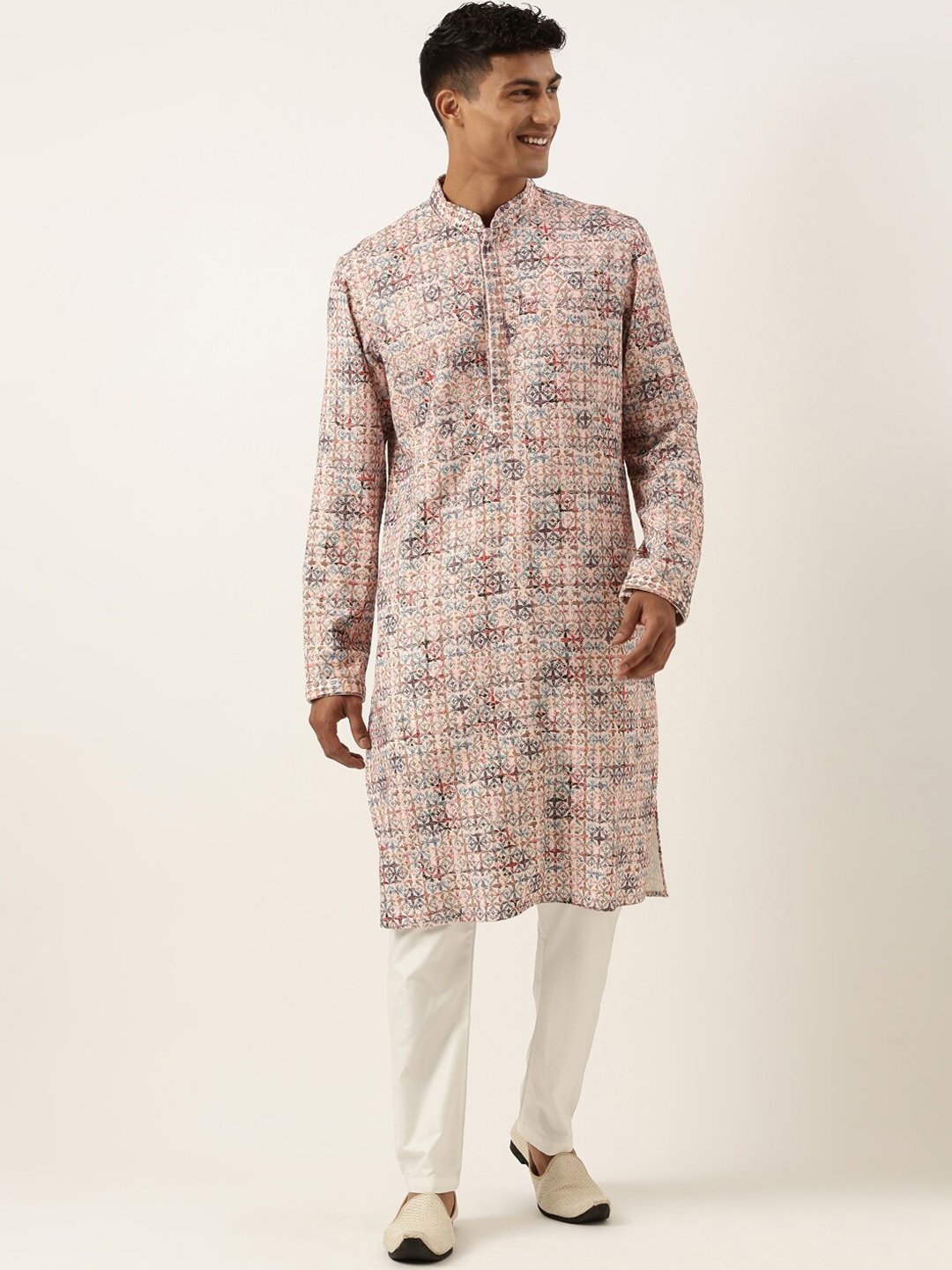 

TheEthnic.Co Ethnic Motifs Embroidered Regular Pure Cotton Straight Kurta with Pyjamas, Peach