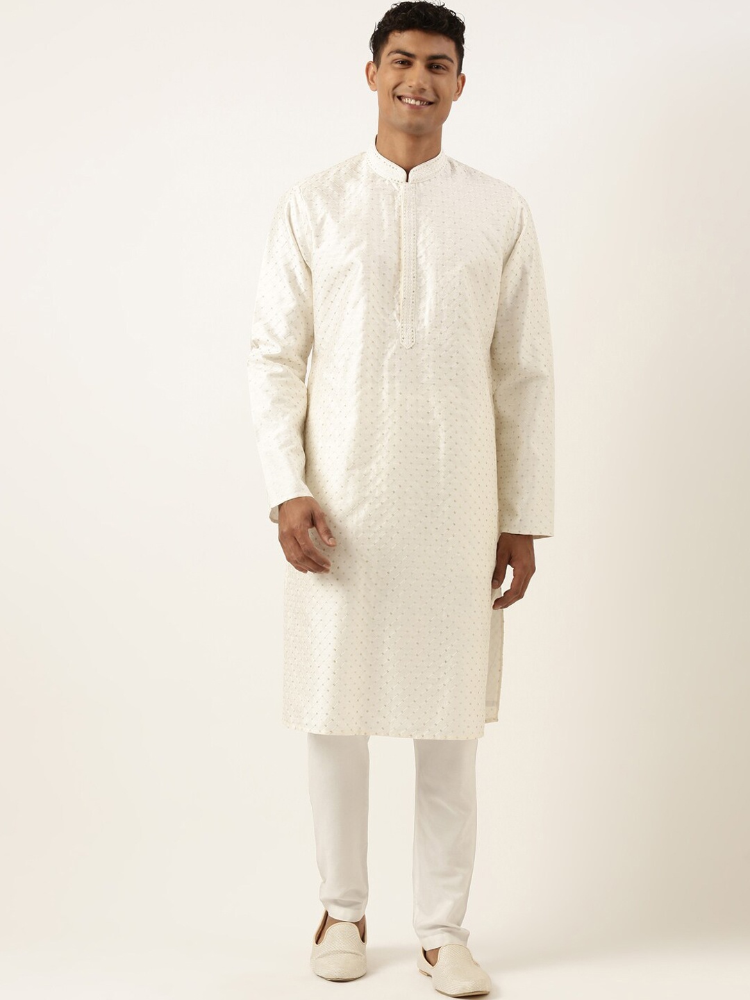 

TheEthnic.Co Ethnic Motif Embroidered Regular Sequinned Pure Silk Kurta with Pyjamas, White