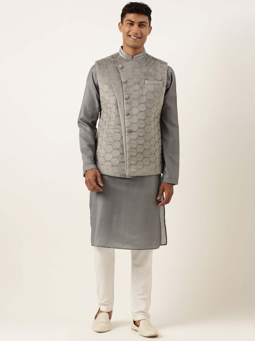 

TheEthnic.Co Striped Mandarin Collar Regular Kurta with Trouser With Nehru Jacket, Grey