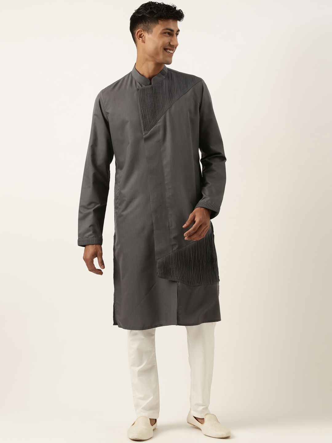 

TheEthnic.Co Manadrin Collar Pleated Pure Cotton Kurta with Pyjamas, Grey